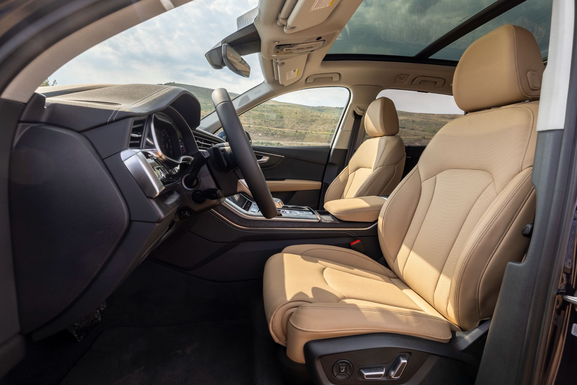 2026 audi q7 interior front seats sunroof tan leather