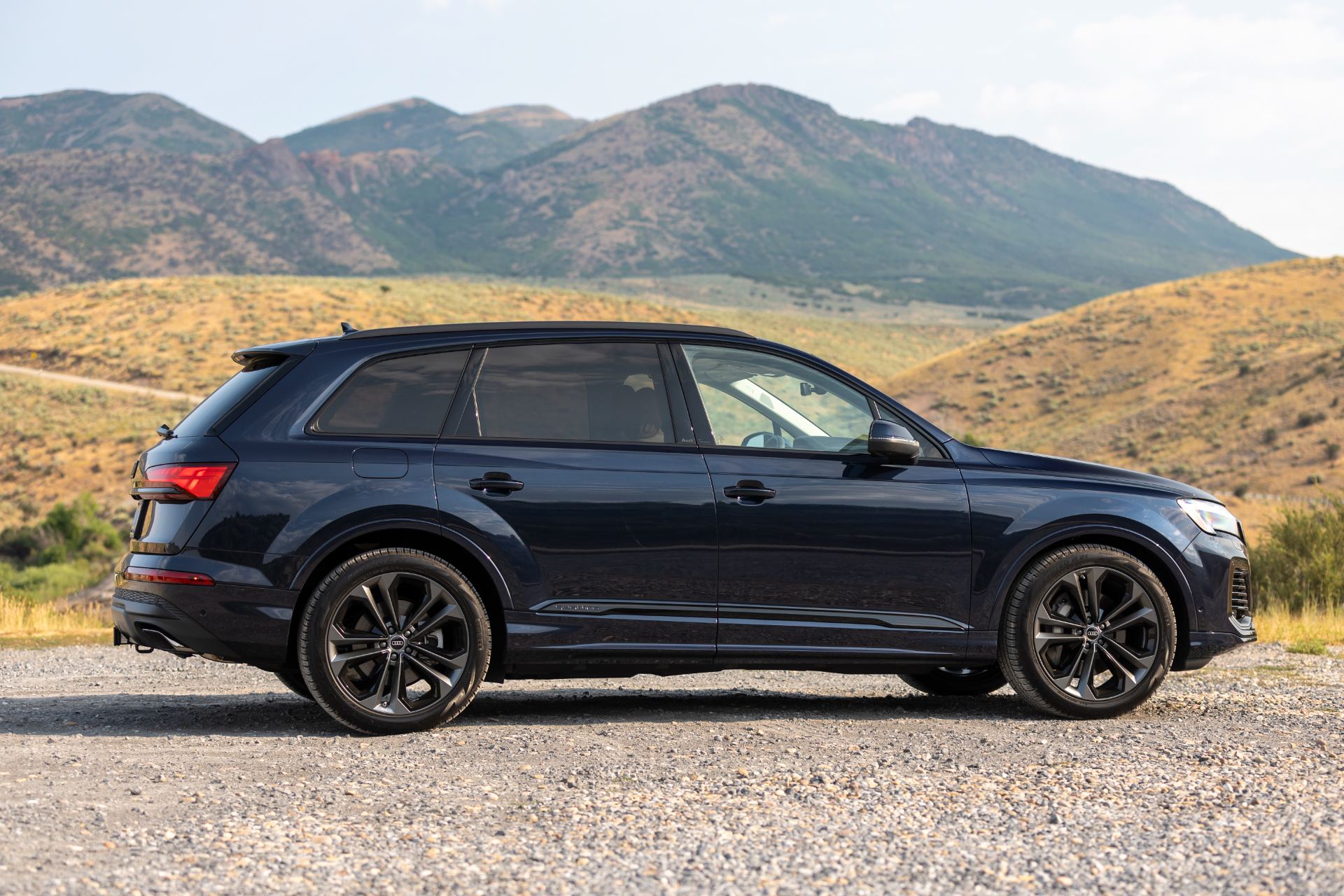 2026 audi q7 side profile mountains waitomo blue