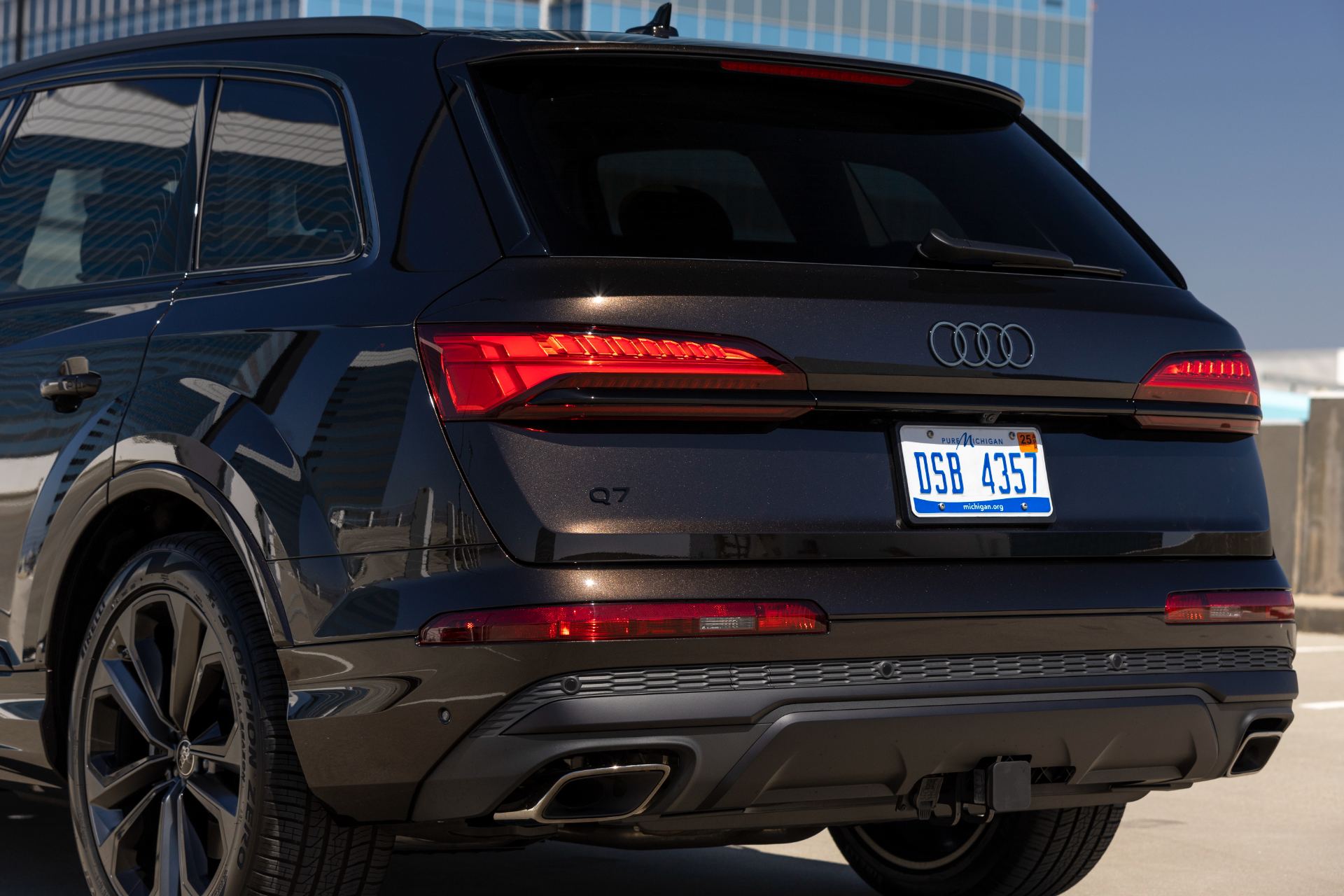 2026 audi q7 rear detail brown