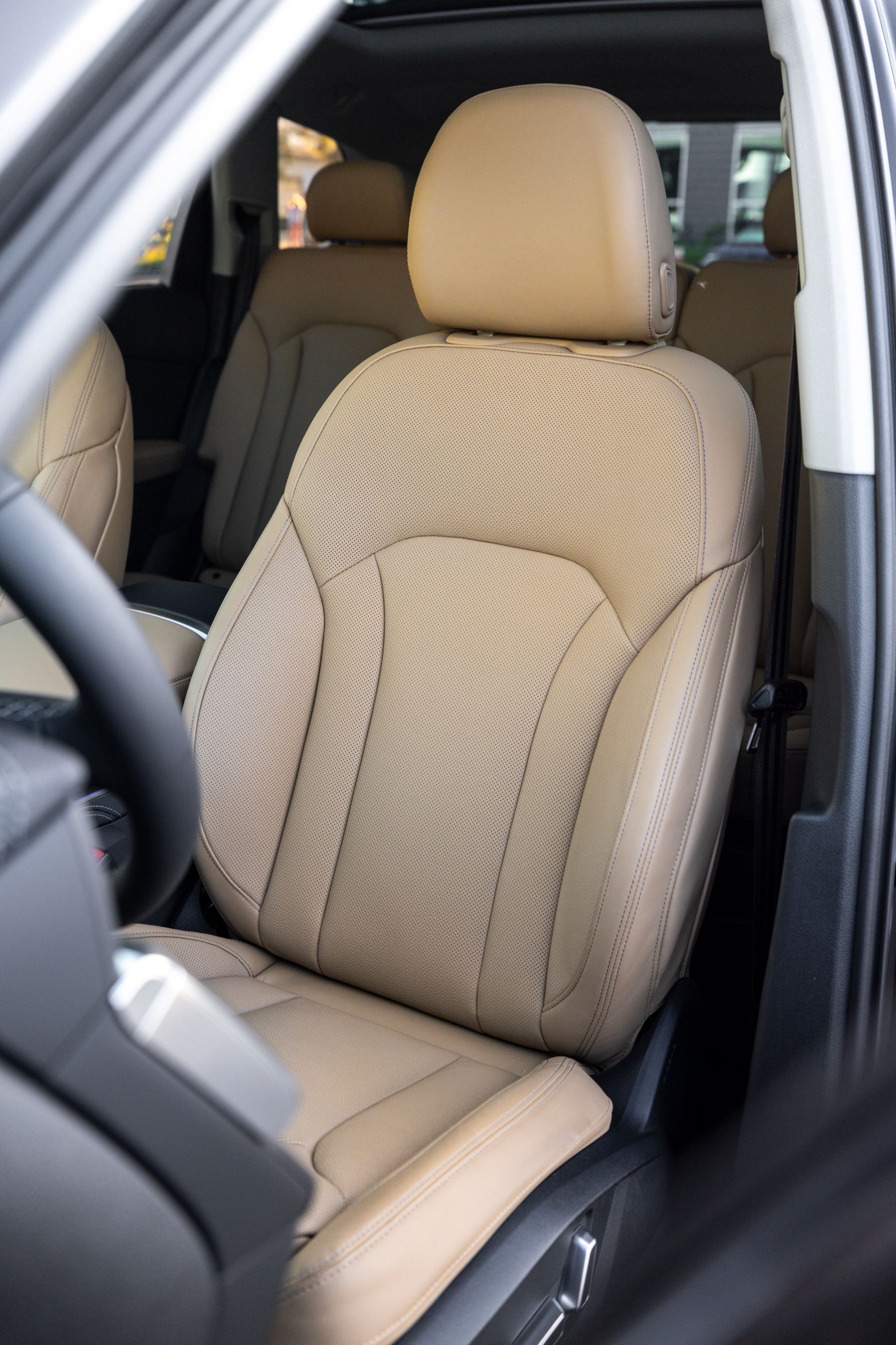 2026 audi q7 interior front seat tan leather