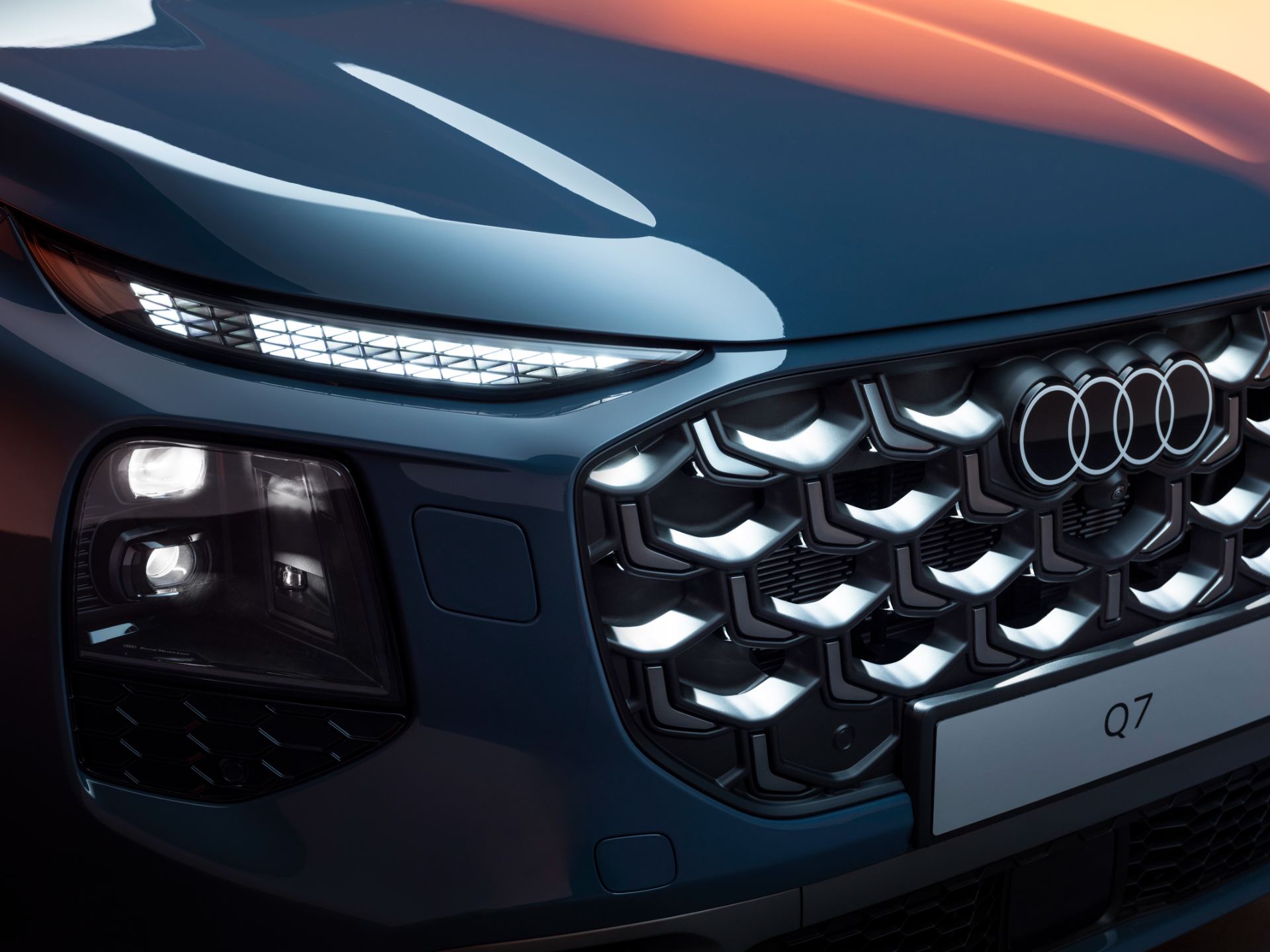 2026 audi q7 suv headlight blue