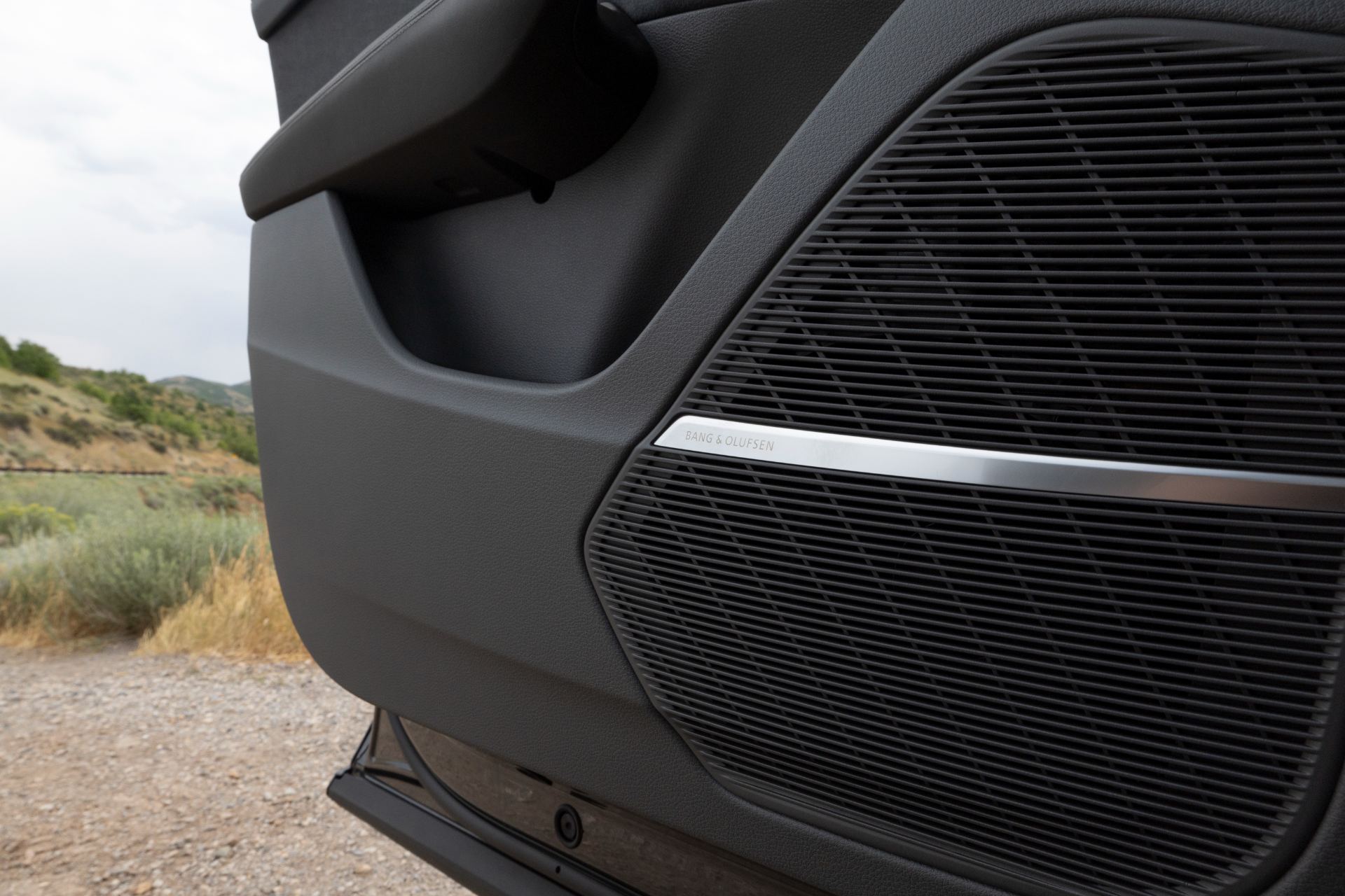 2027 audi q8 bang and olufsen door speaker