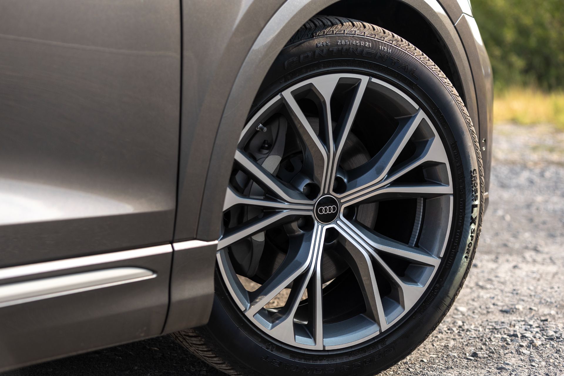 2027 audi q8 wheel grey
