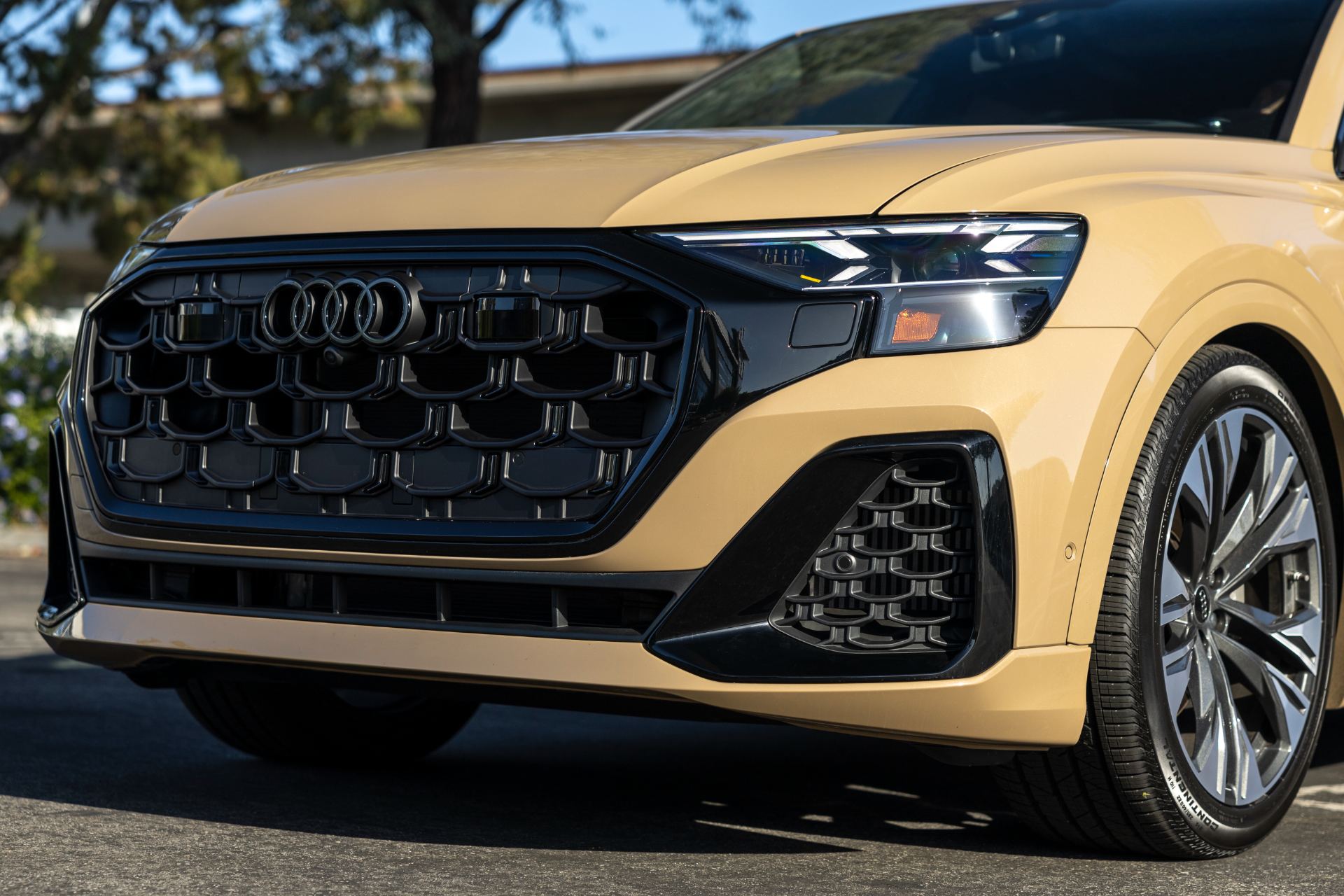 2027 audi q8 front detail beige