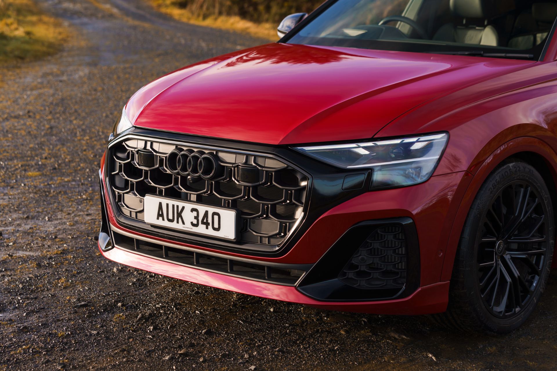 2026 audi q8 suv front grille headlight red