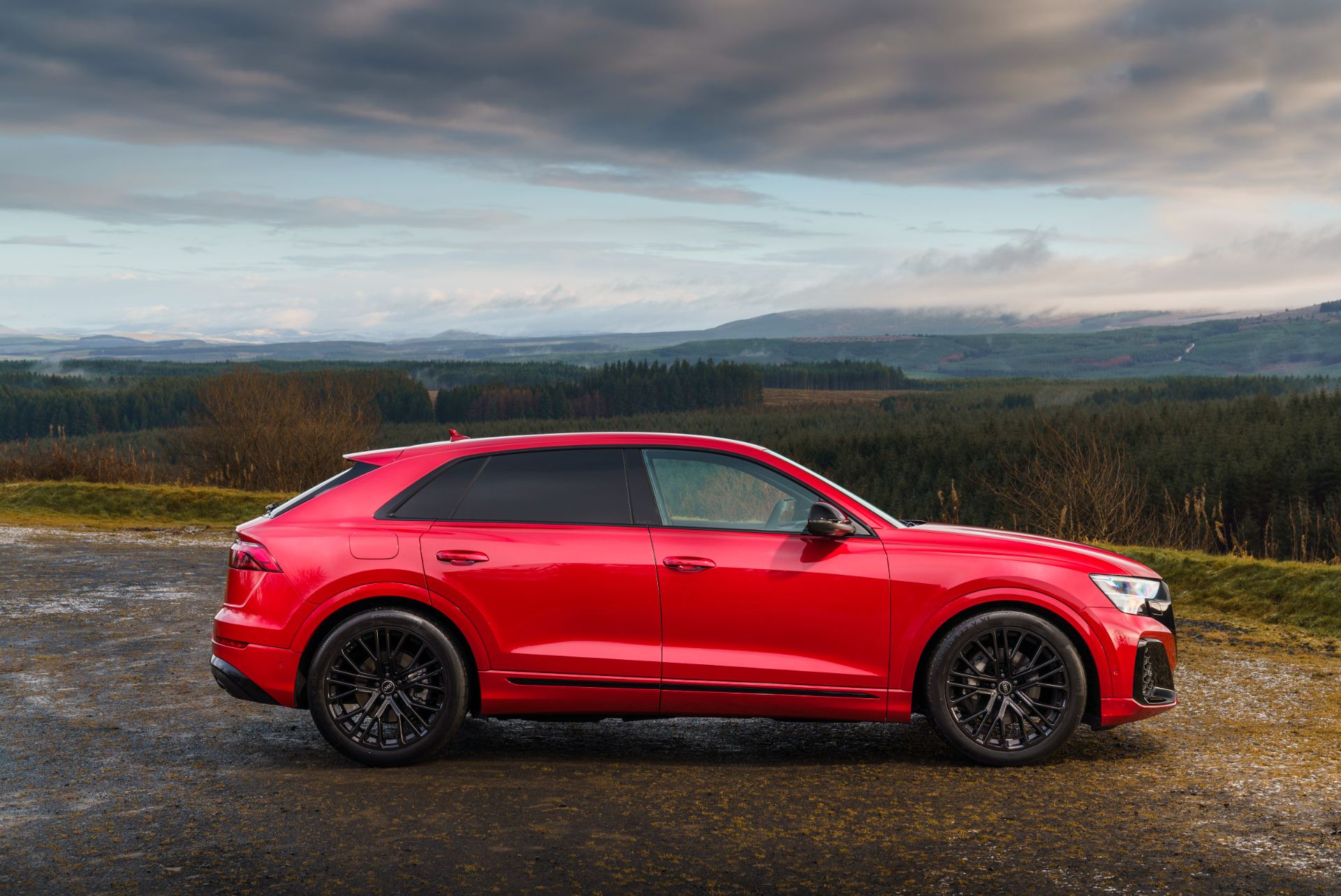 2026 audi q8 suv side profile red