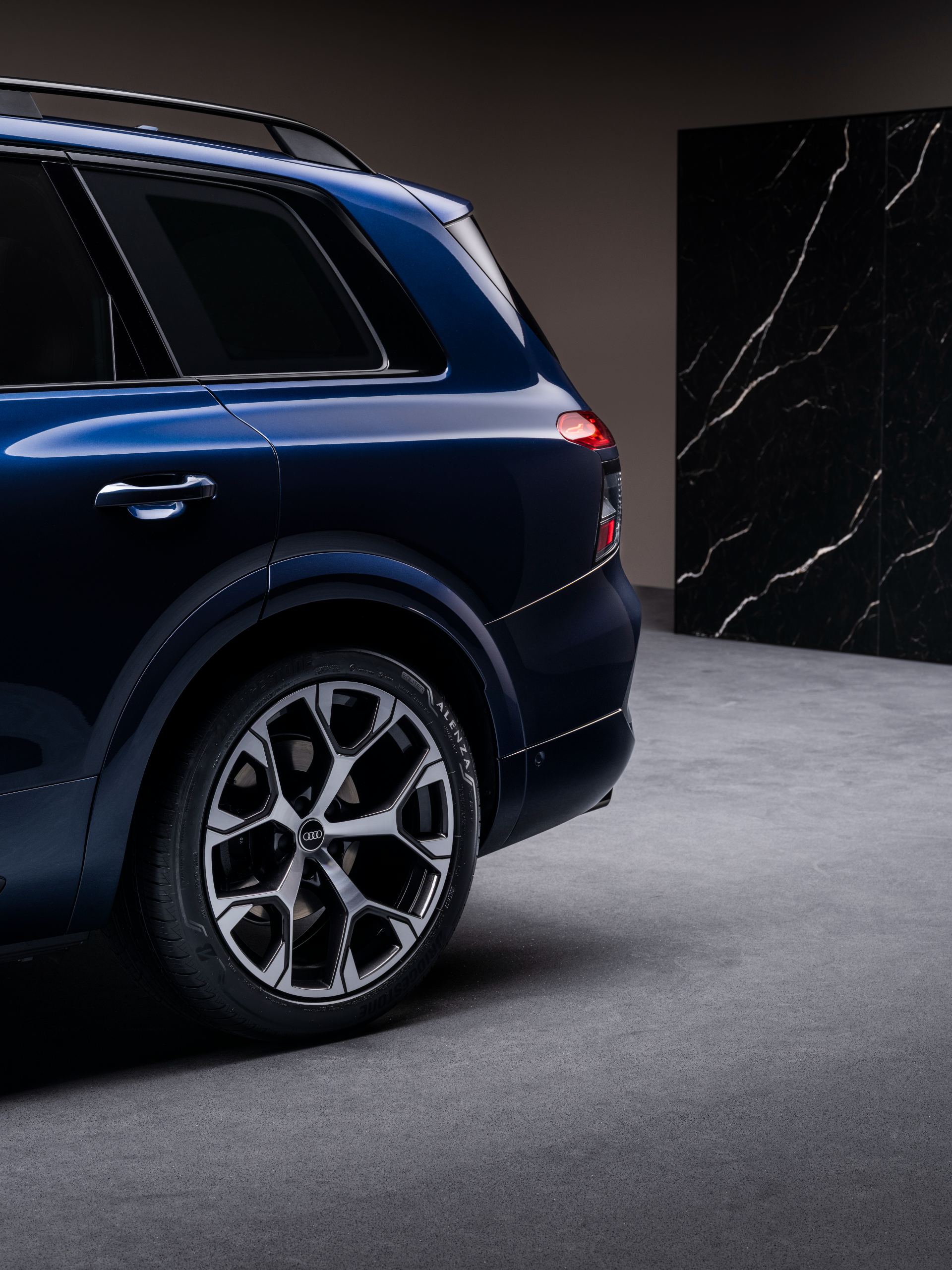 2026 audi q9 rear wheel blue