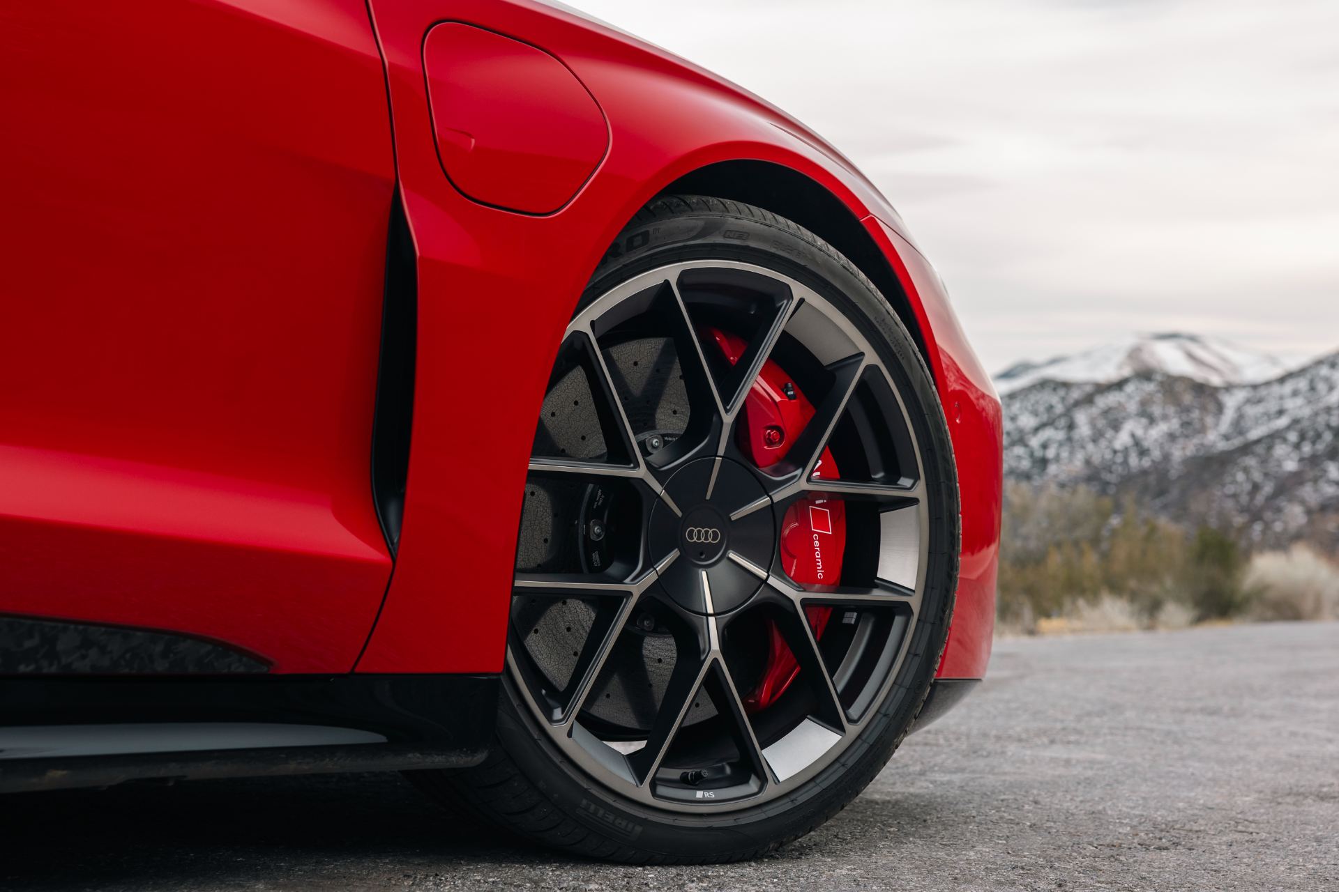 2026 audi rs e tron gt performance wheel carbon ceramic brakes red