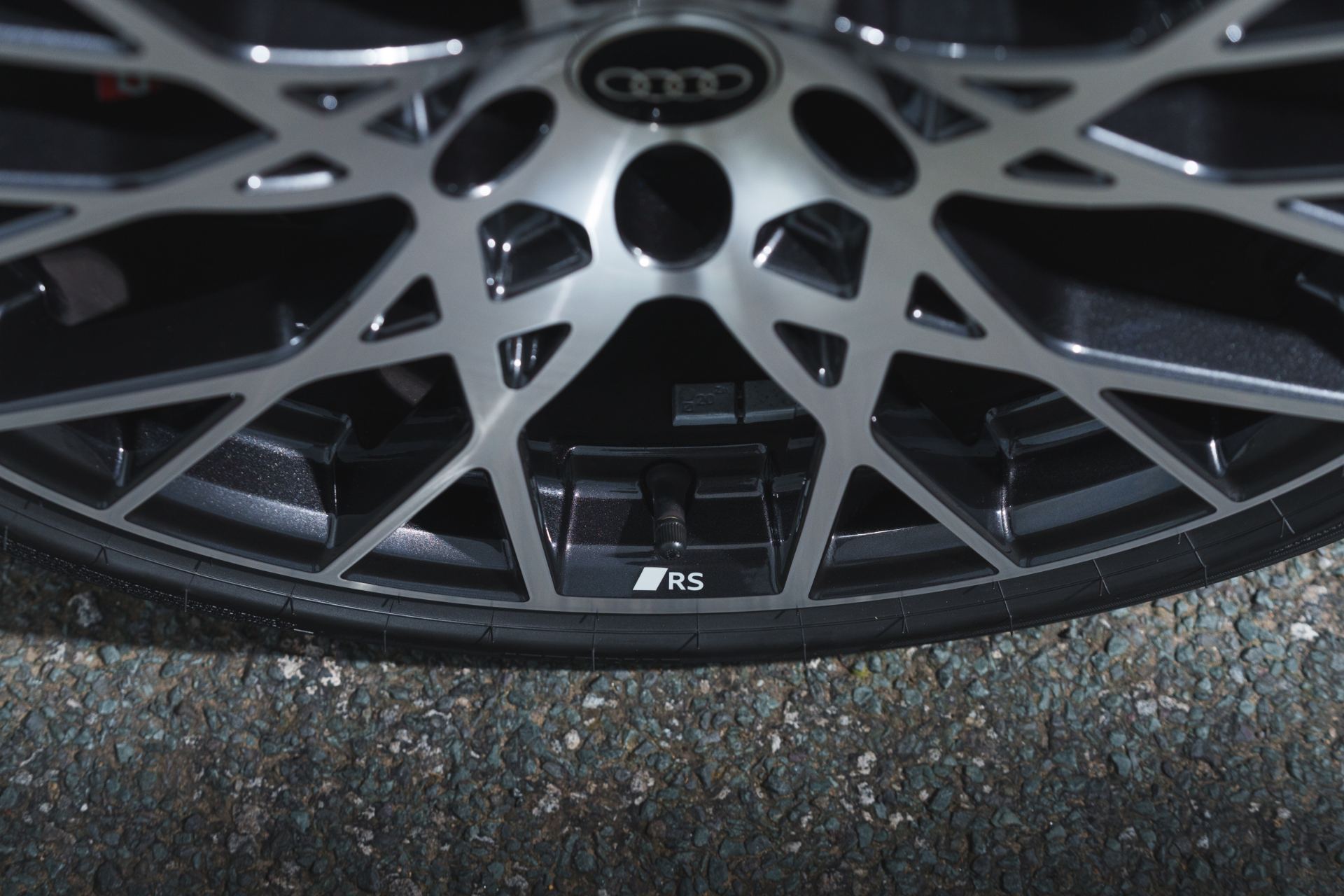 2025 audi rs 3 wheel rs logo