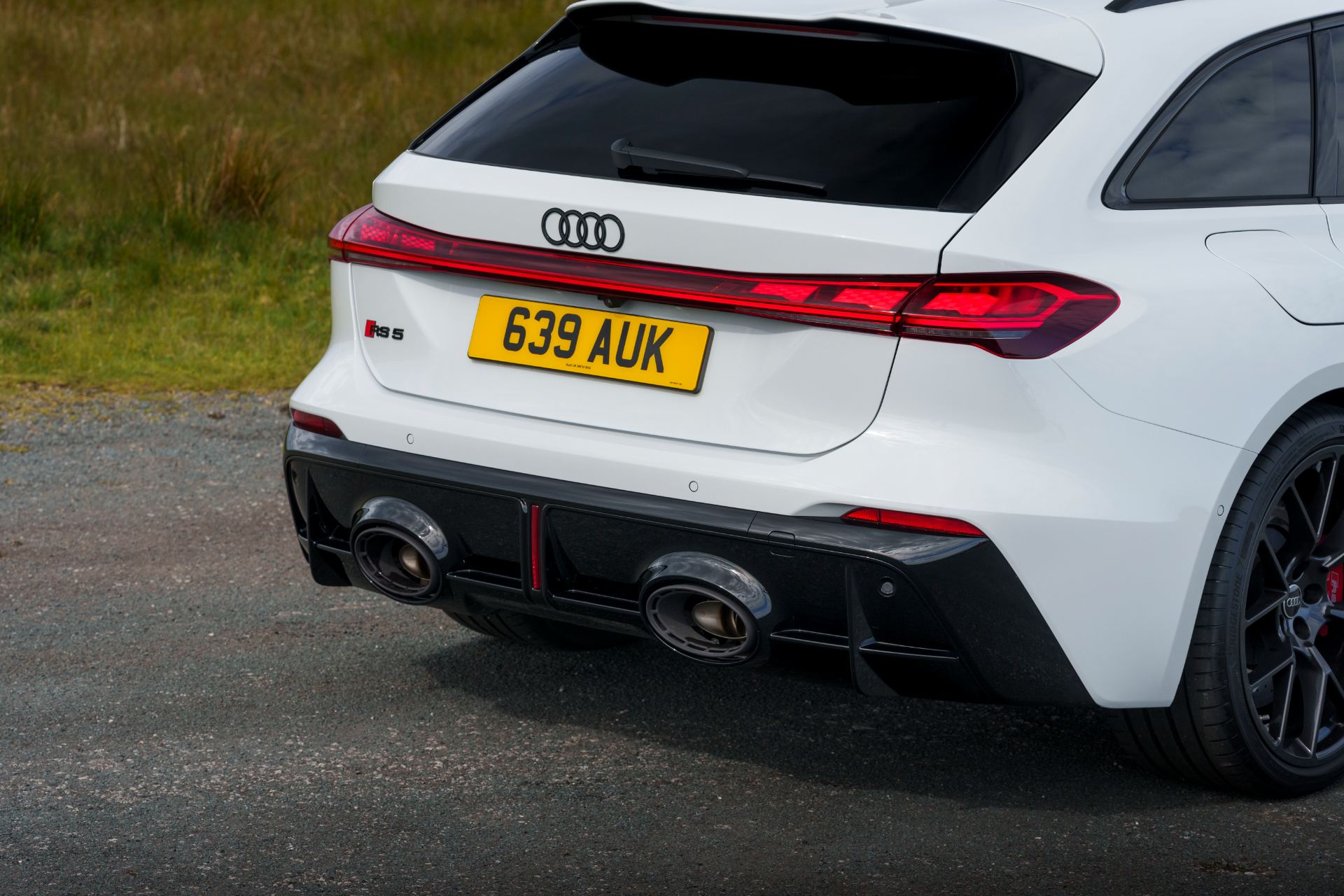 2026 audi rs 5 avant rear exhaust detail white