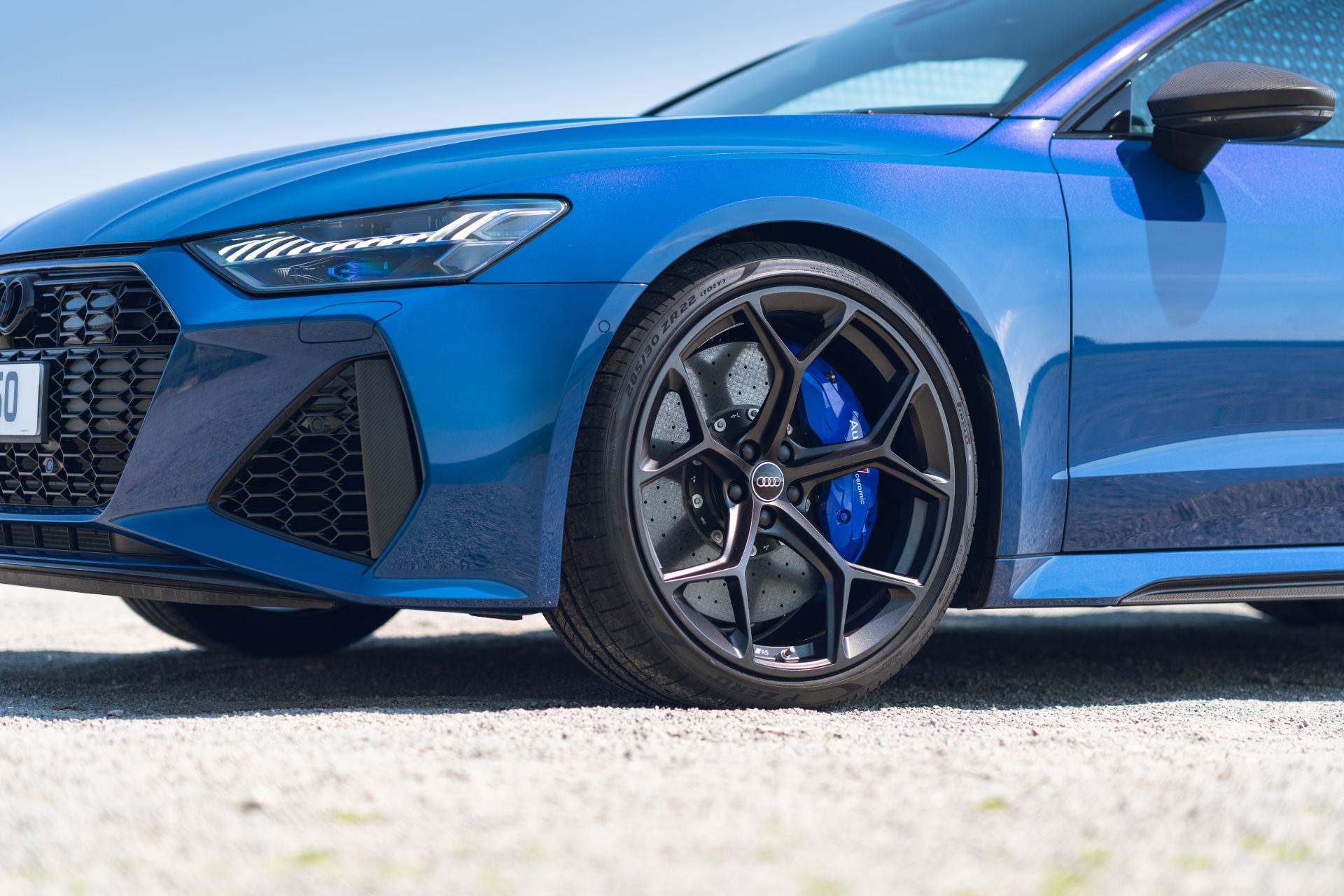 2025 audi rs 7 sportback performance front wheel blue brake caliper