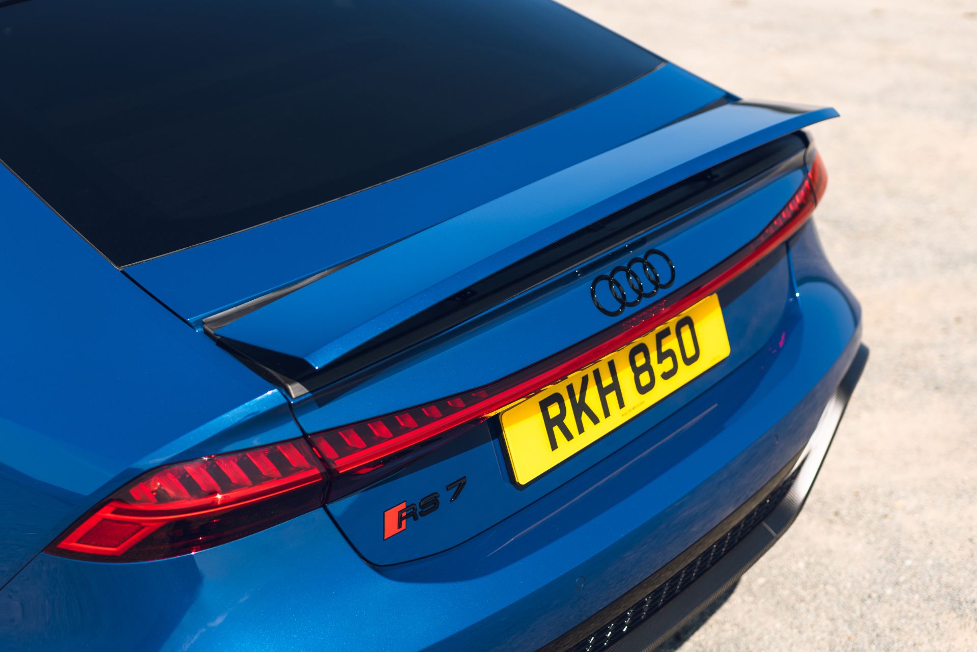 2025 audi rs 7 sportback performance rear spoiler rs 7 badge blue