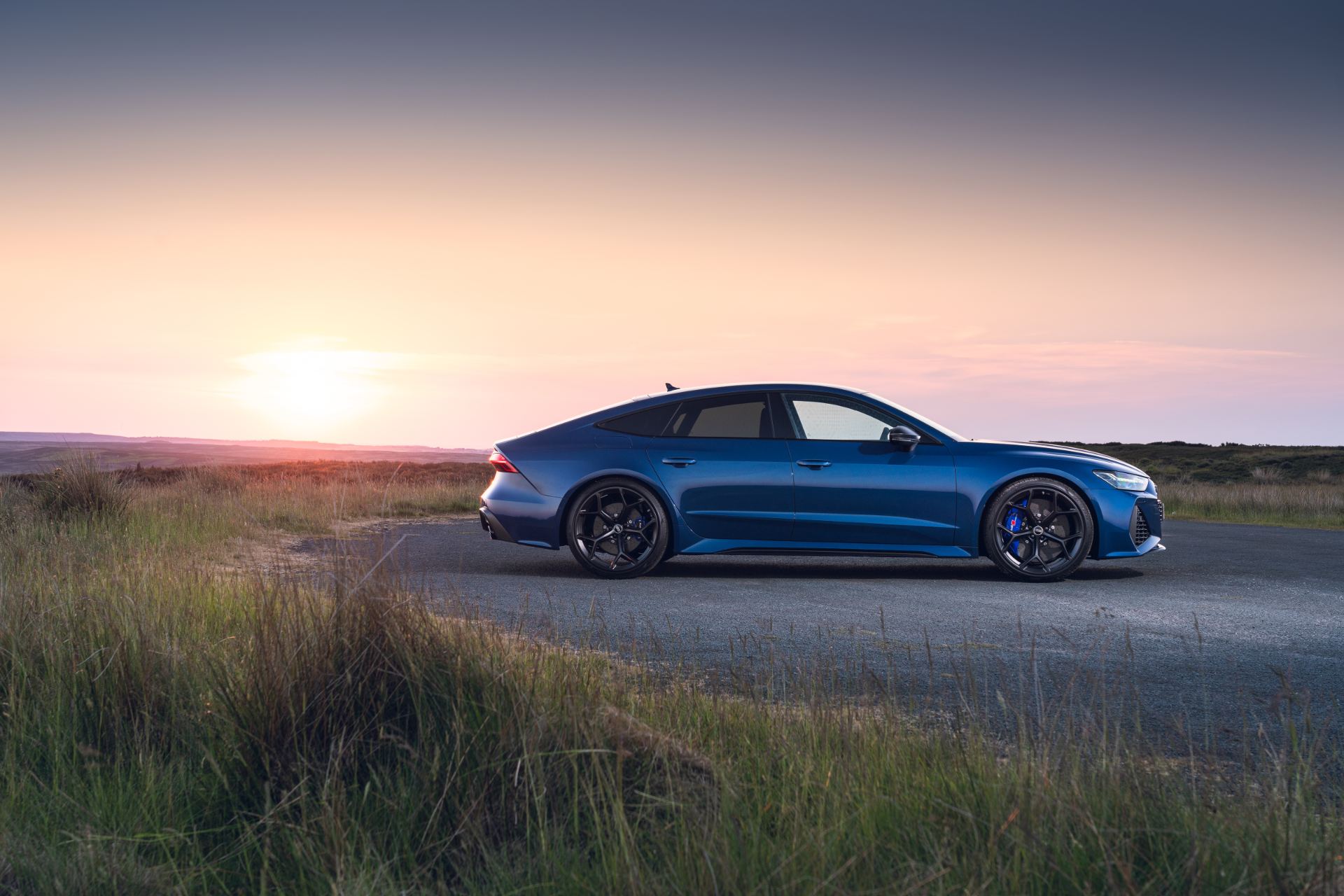 2025 audi rs 7 sportback performance side profile sunset blue