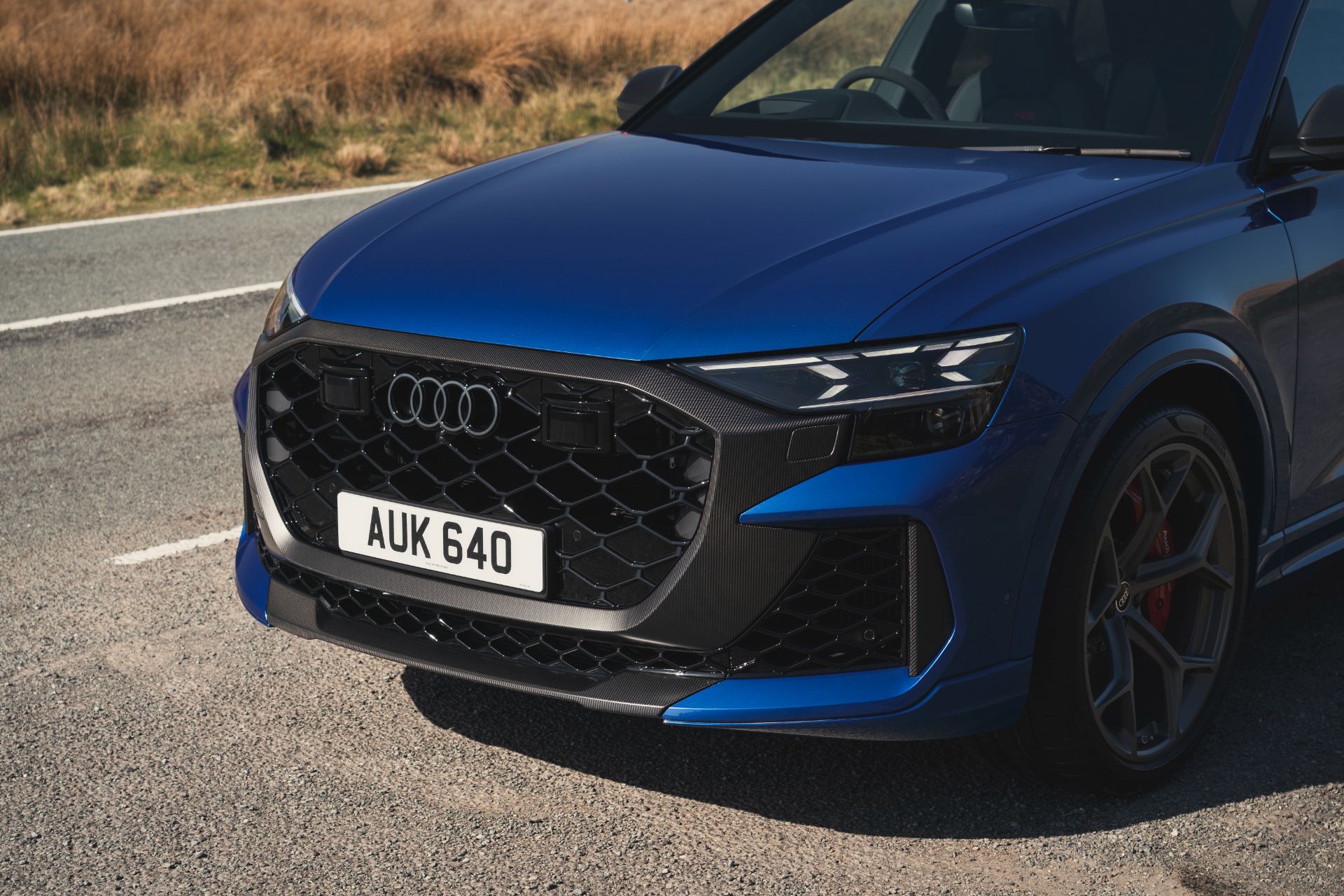2026 audi rs q8 performance front grille carbon blue