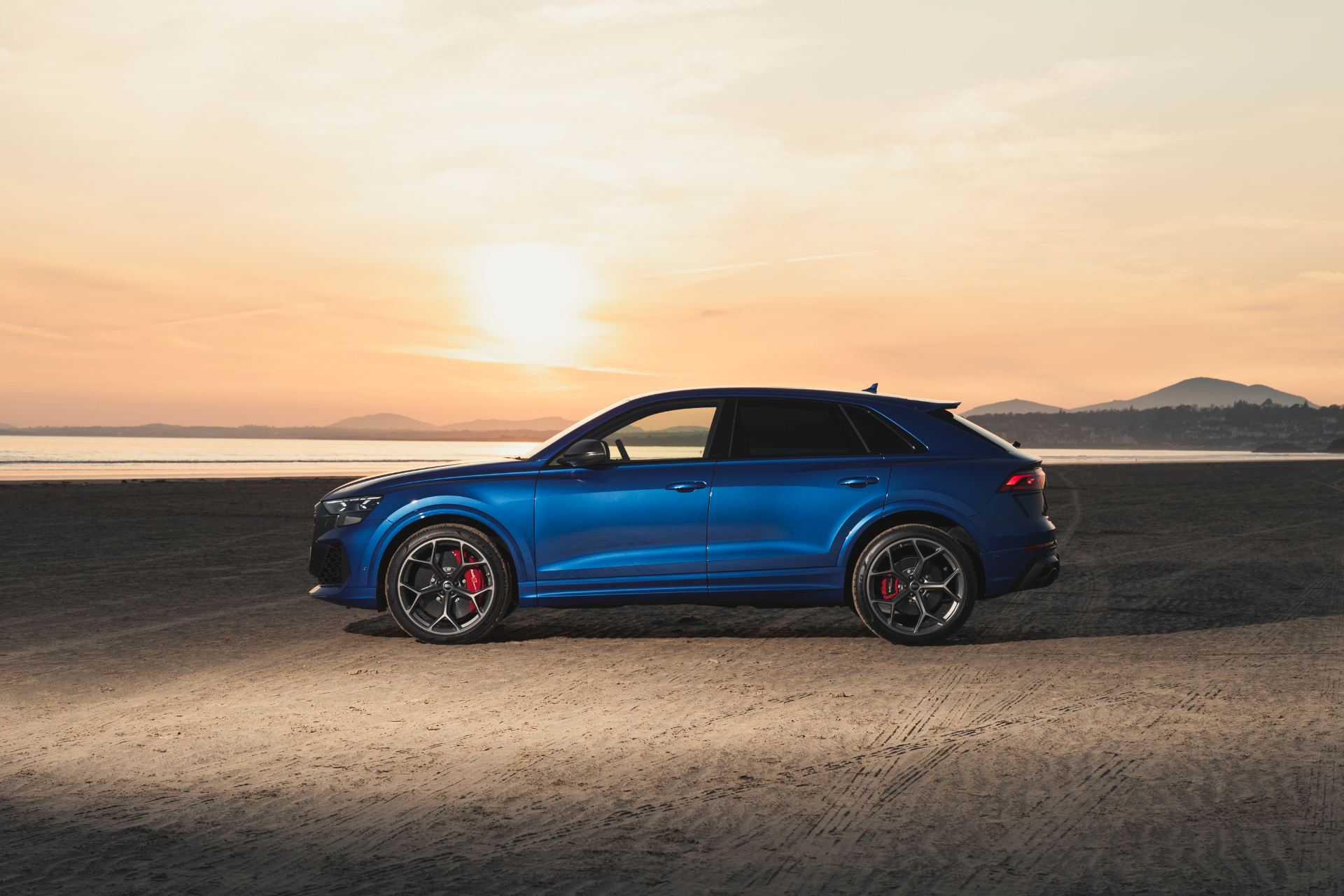 2026 audi rs q8 performance side profile beach blue