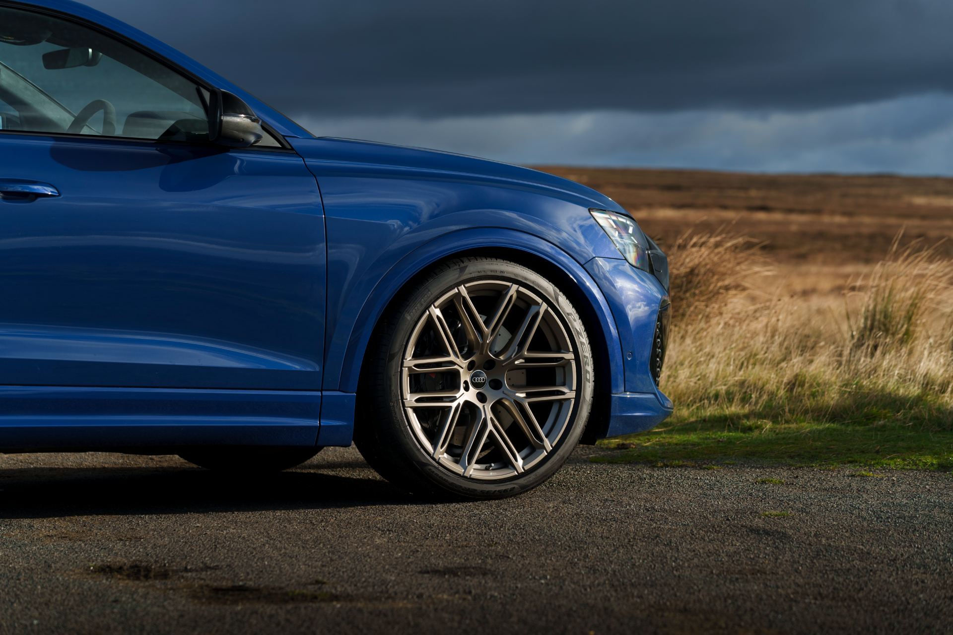 2026 audi rs q8 alloy wheel blue
