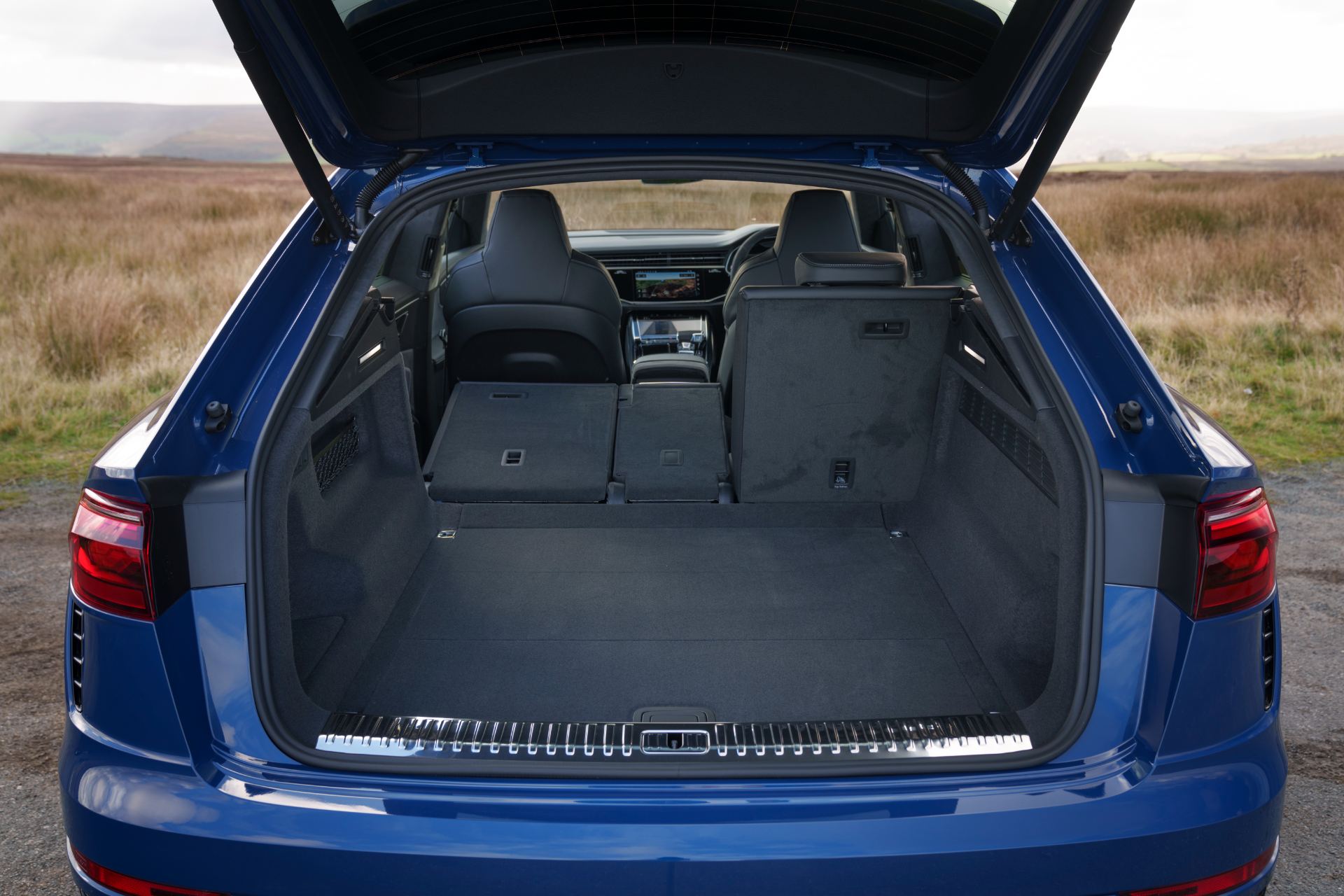 2026 audi rs q8 cargo space seats split folded