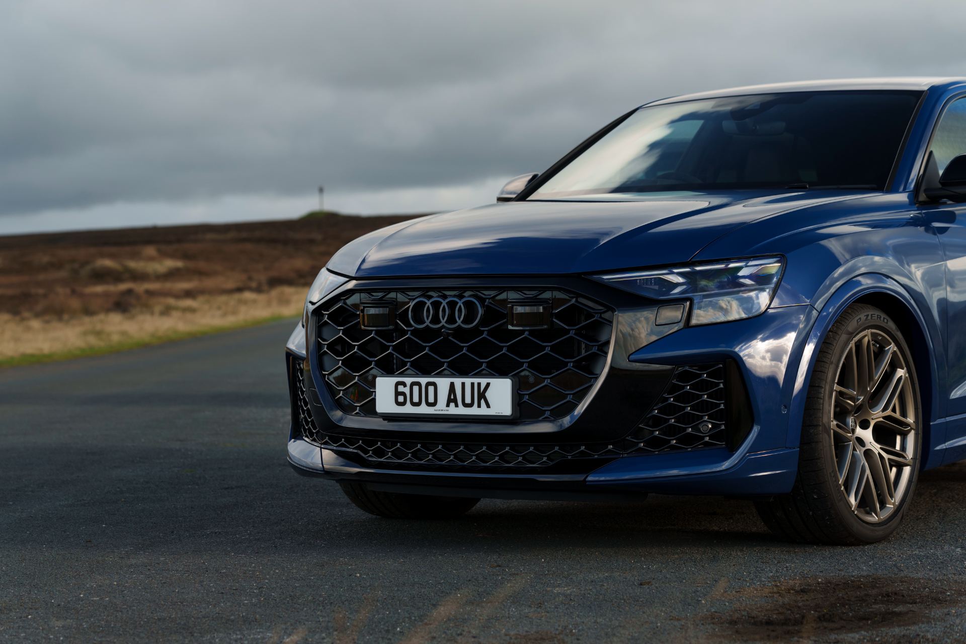 2026 audi rs q8 front grille blue
