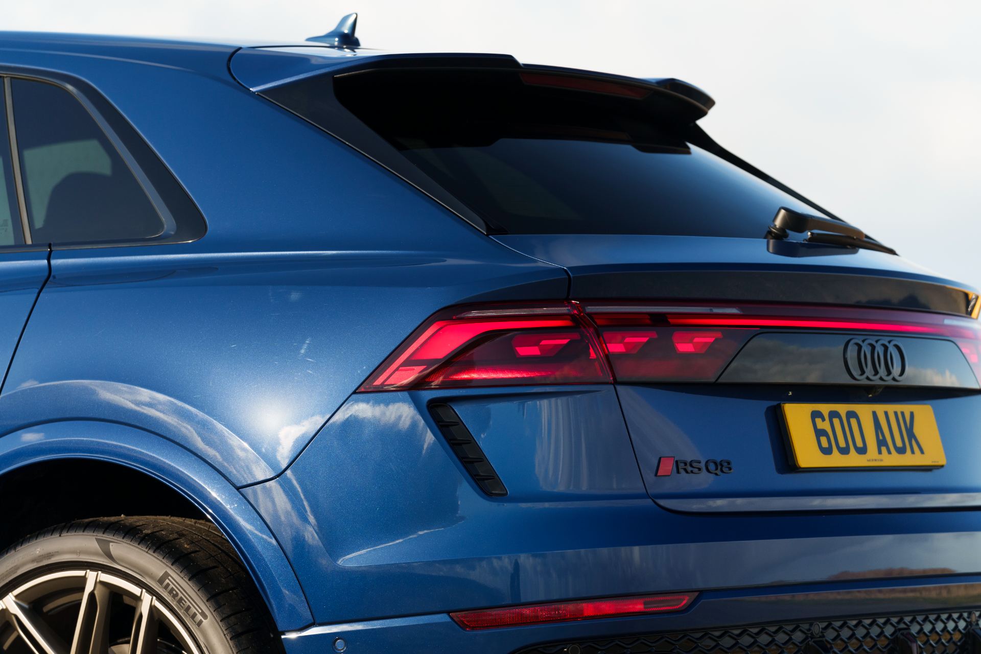 2026 audi rs q8 taillight roof spoiler blue