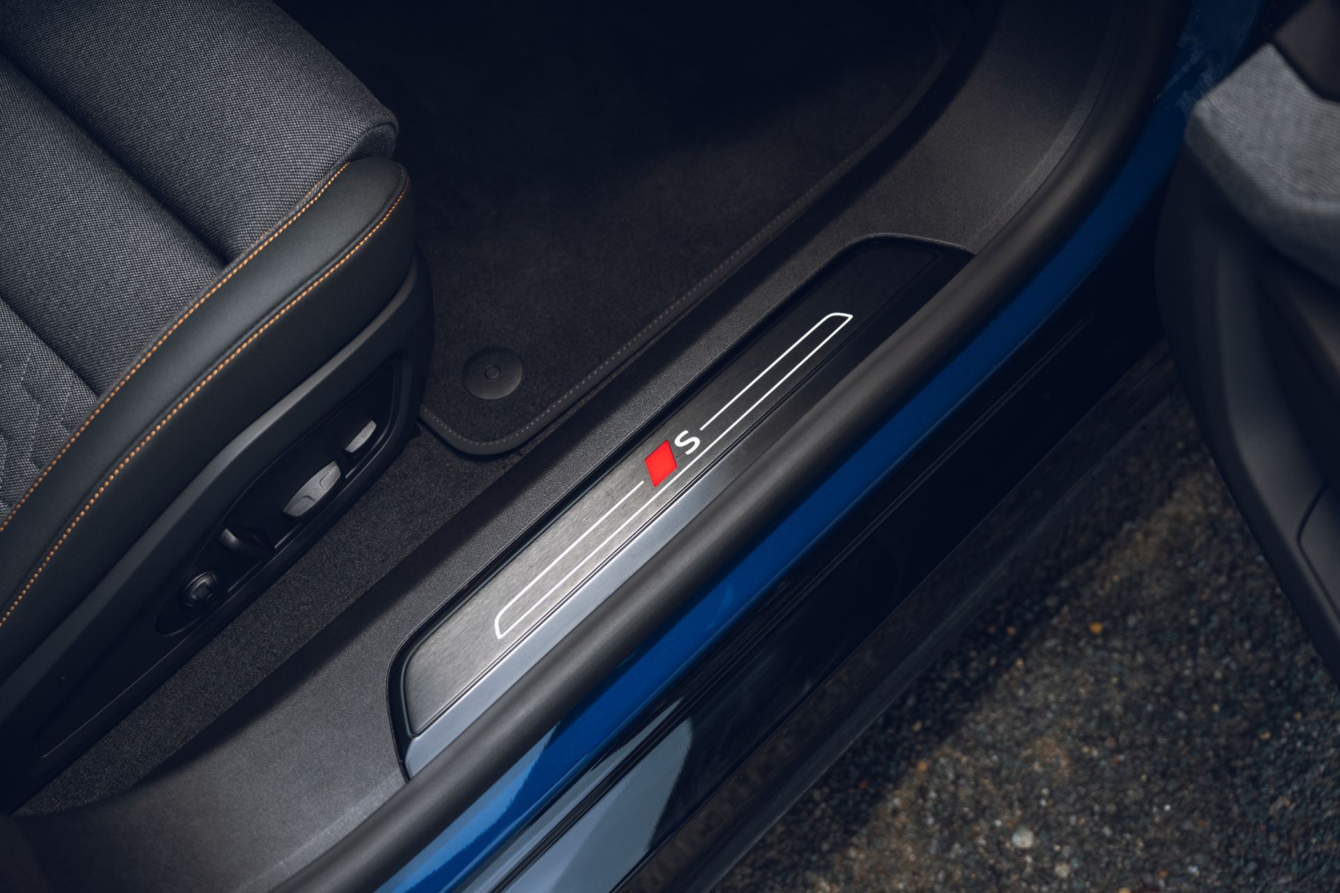 2026 audi s e tron gt quattro door sill s badge