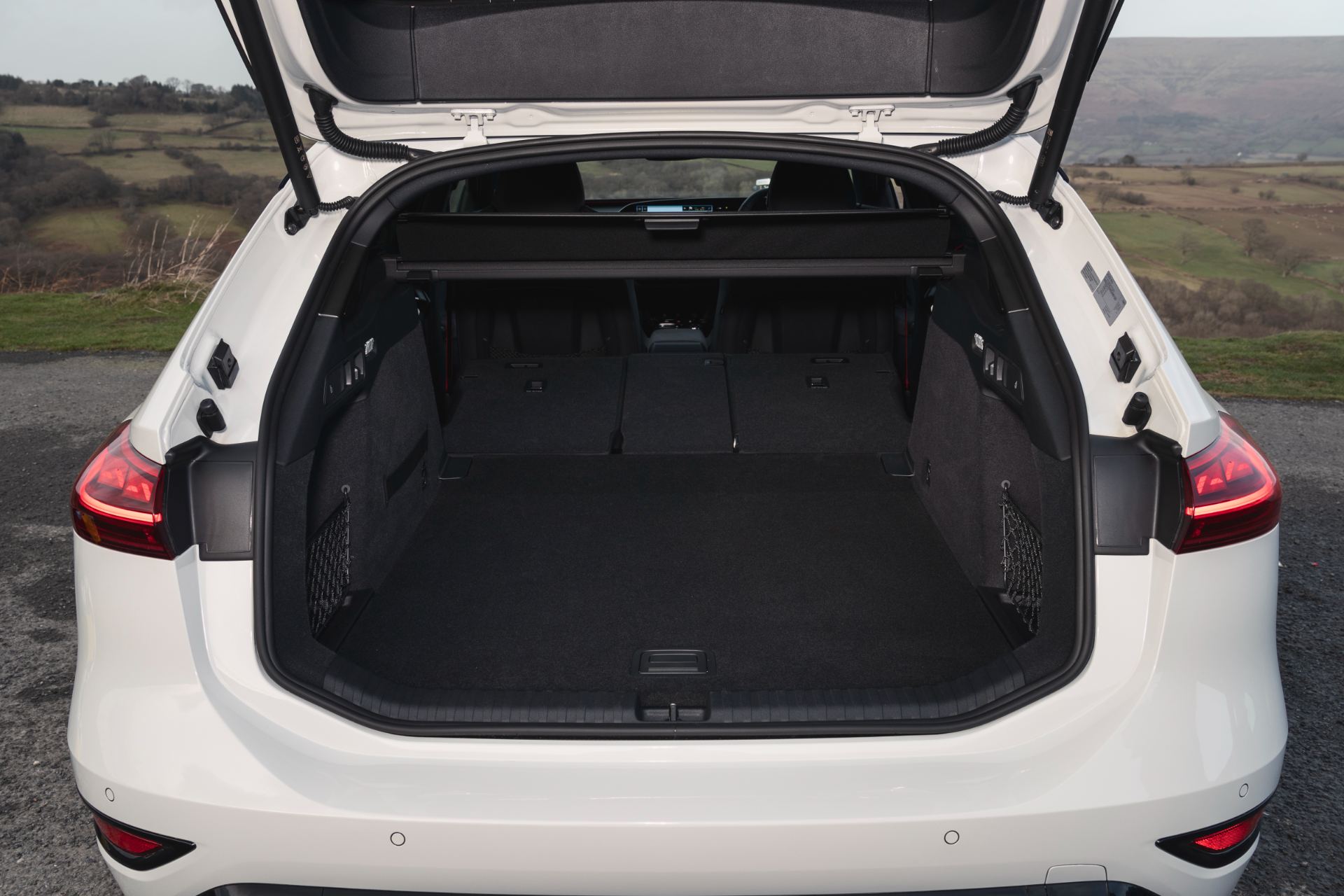 2026 audi s6 avant e tron cargo space