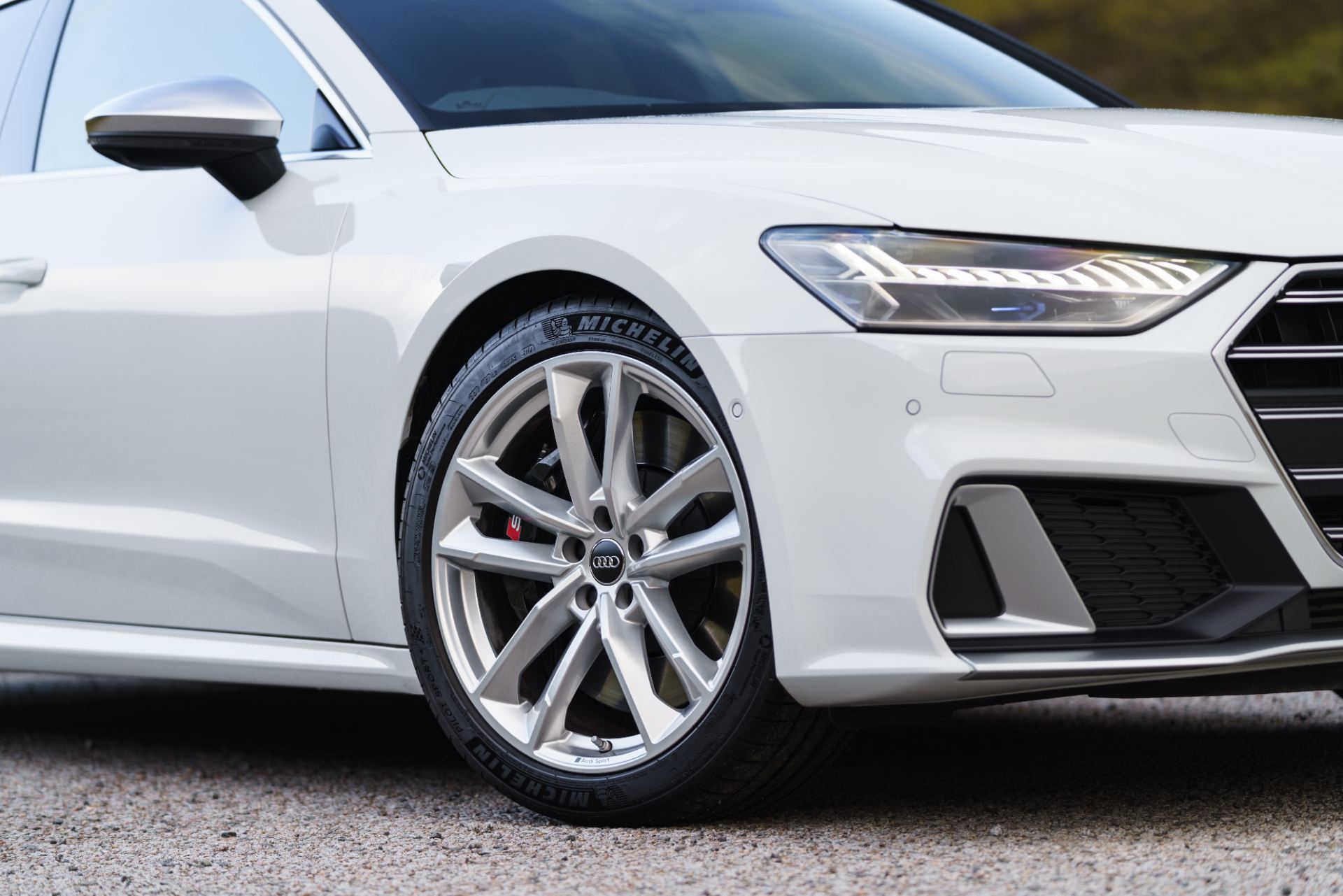 audi s7 sportback front quarter wheel white