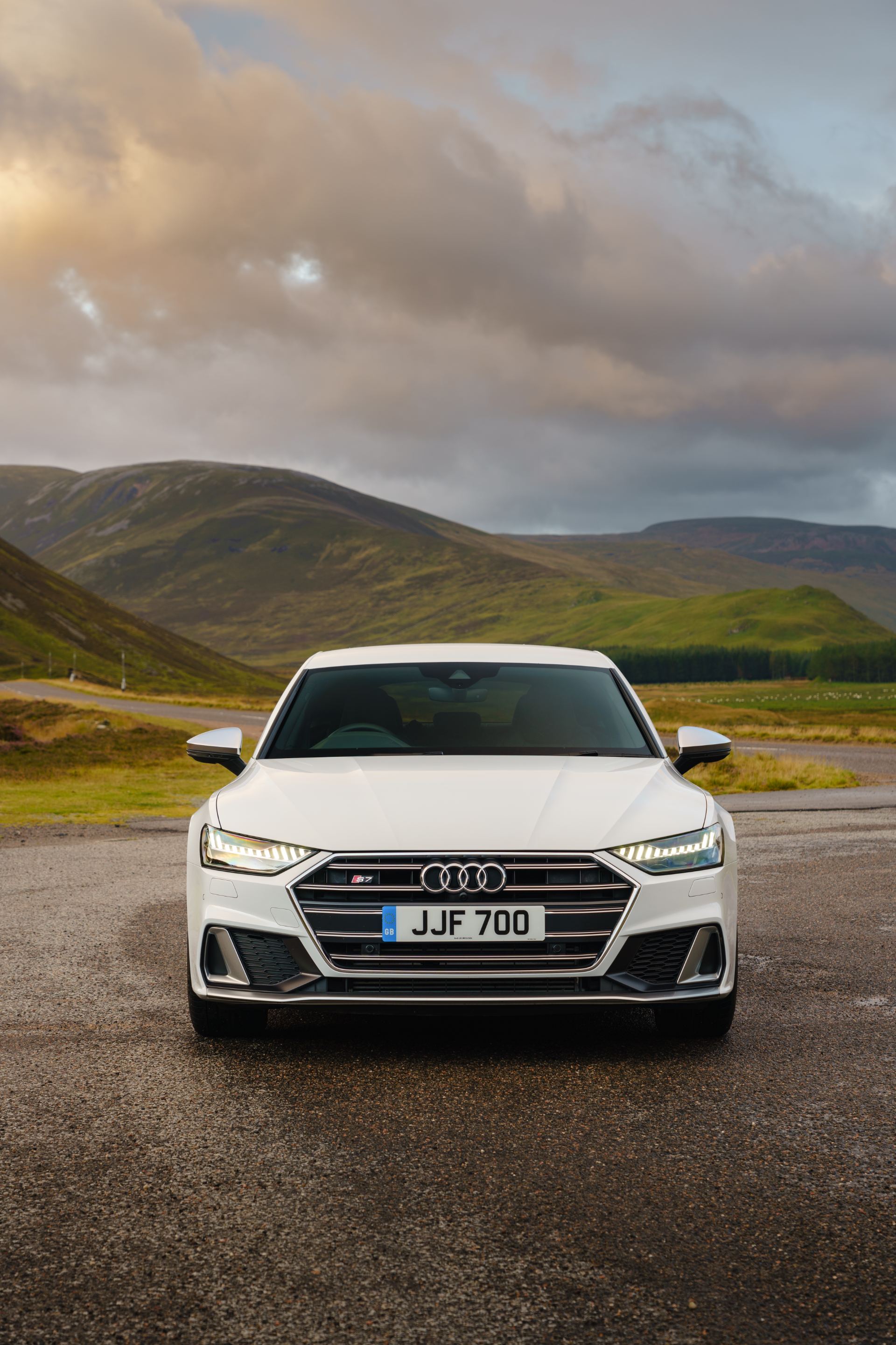 audi s7 sportback front portrait glen white