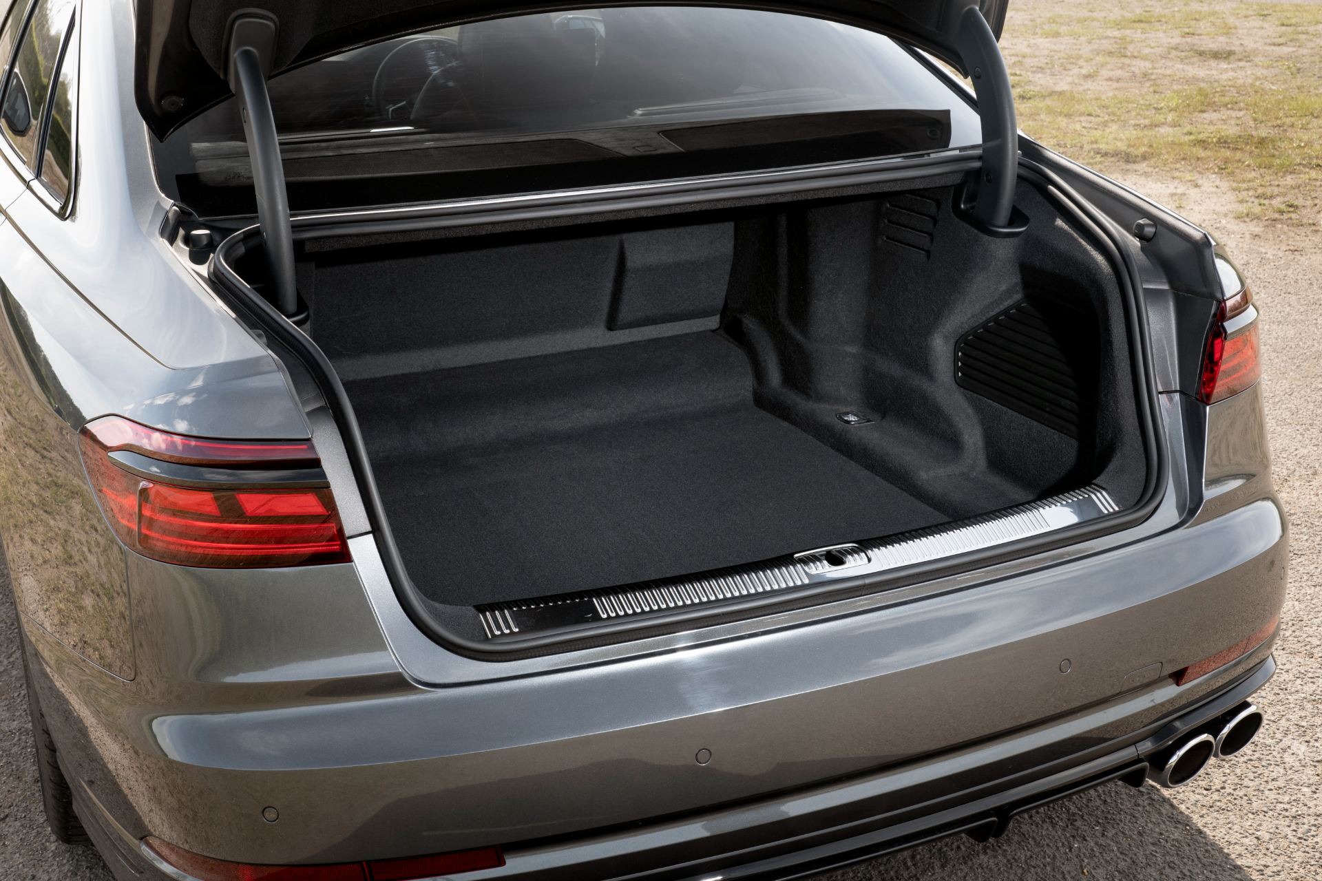 2025 audi s8 cargo space boot