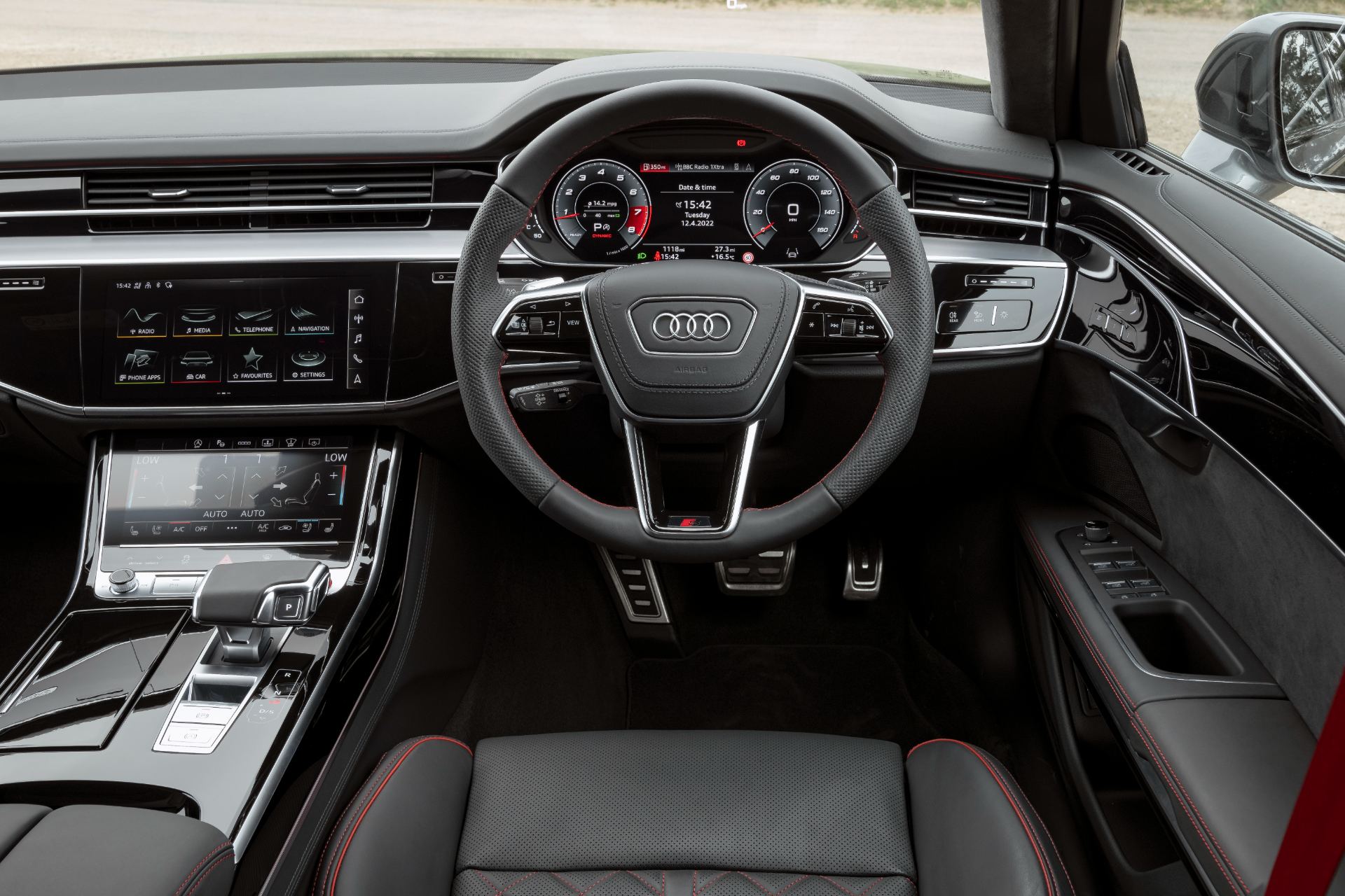 2025 audi s8 interior cockpit