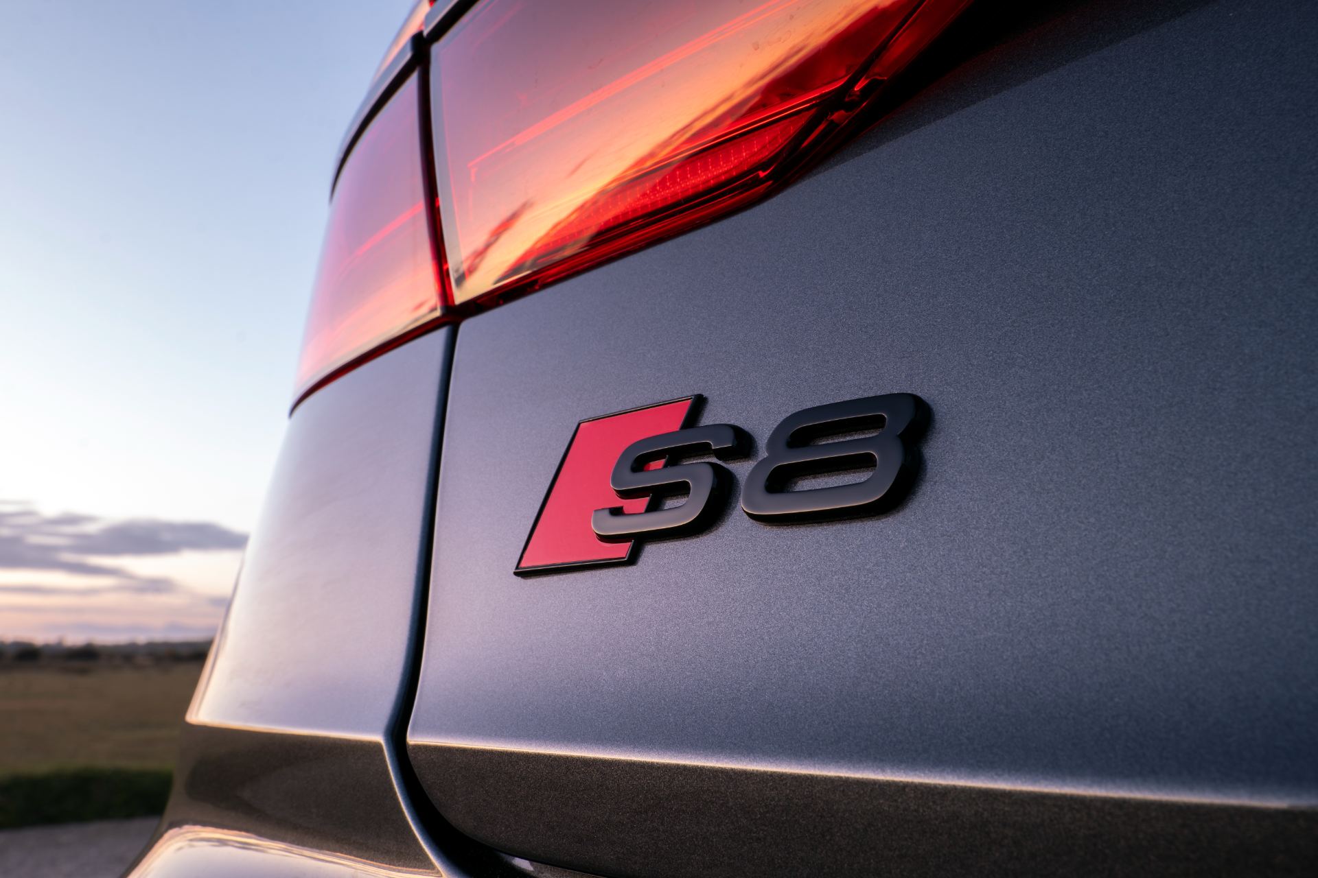2025 audi s8 s8 badge close