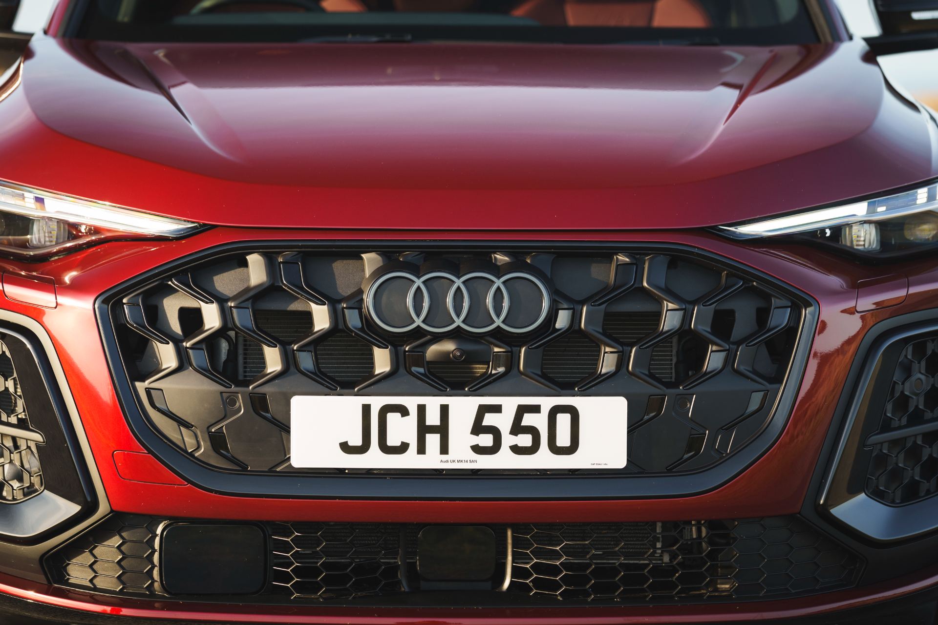 2026 audi sq5 sportback front grille red