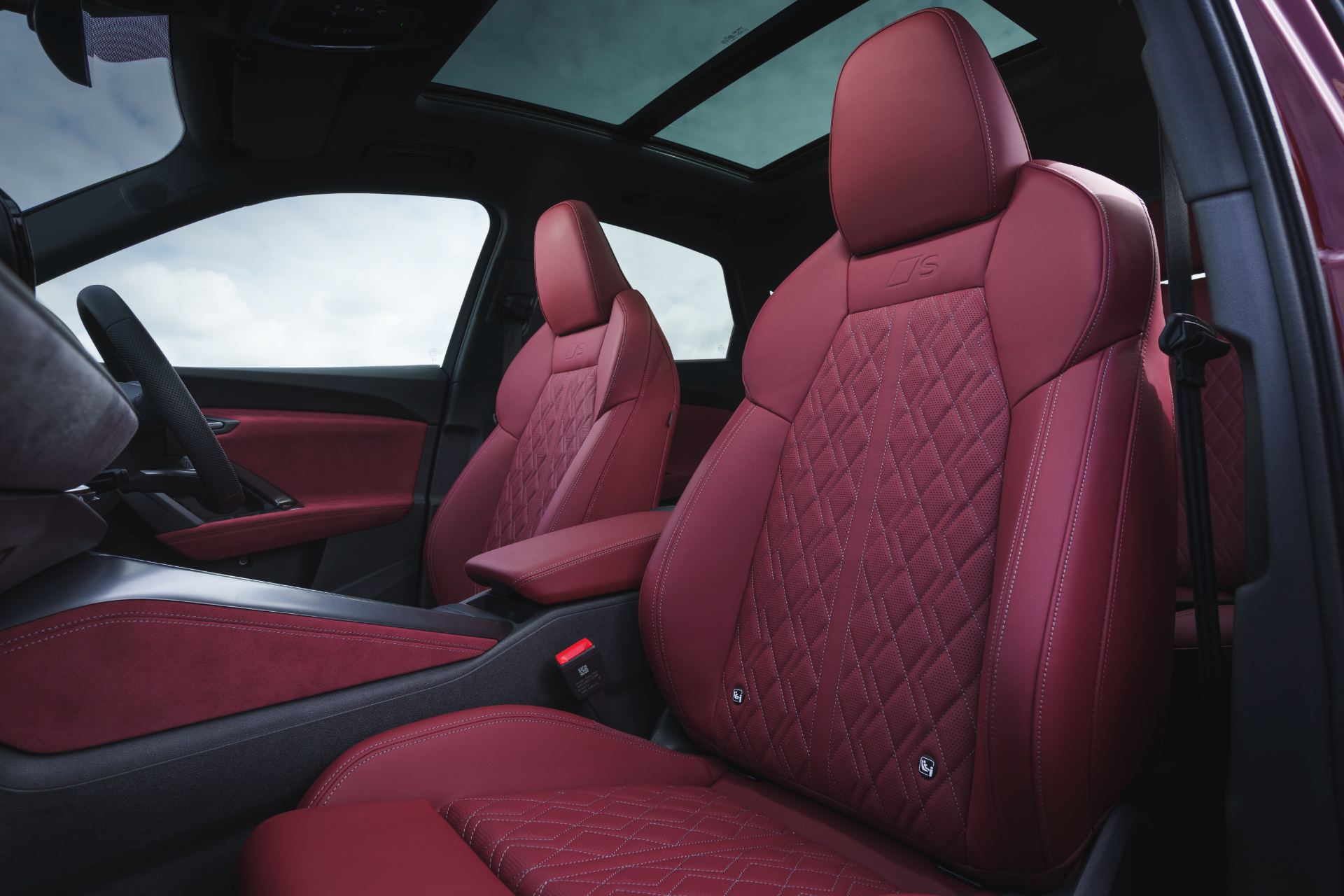 2026 audi sq5 sportback interior front seats red leather