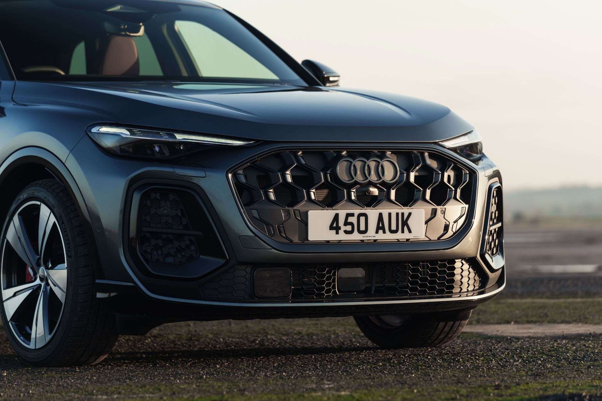 2026 audi sq5 front grille grey