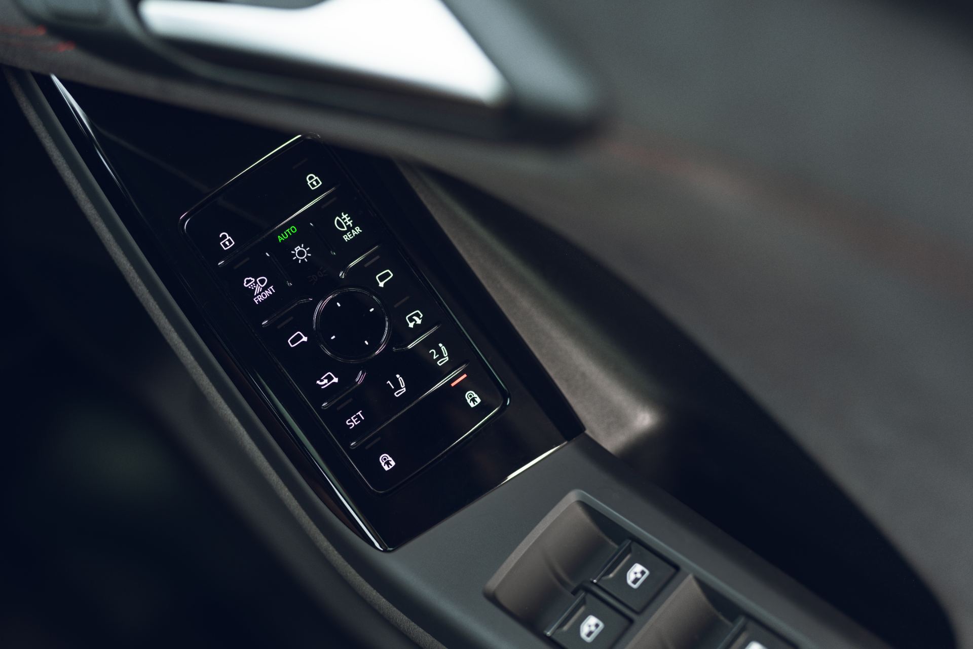 2026 audi sq6 e tron interior door panel controls