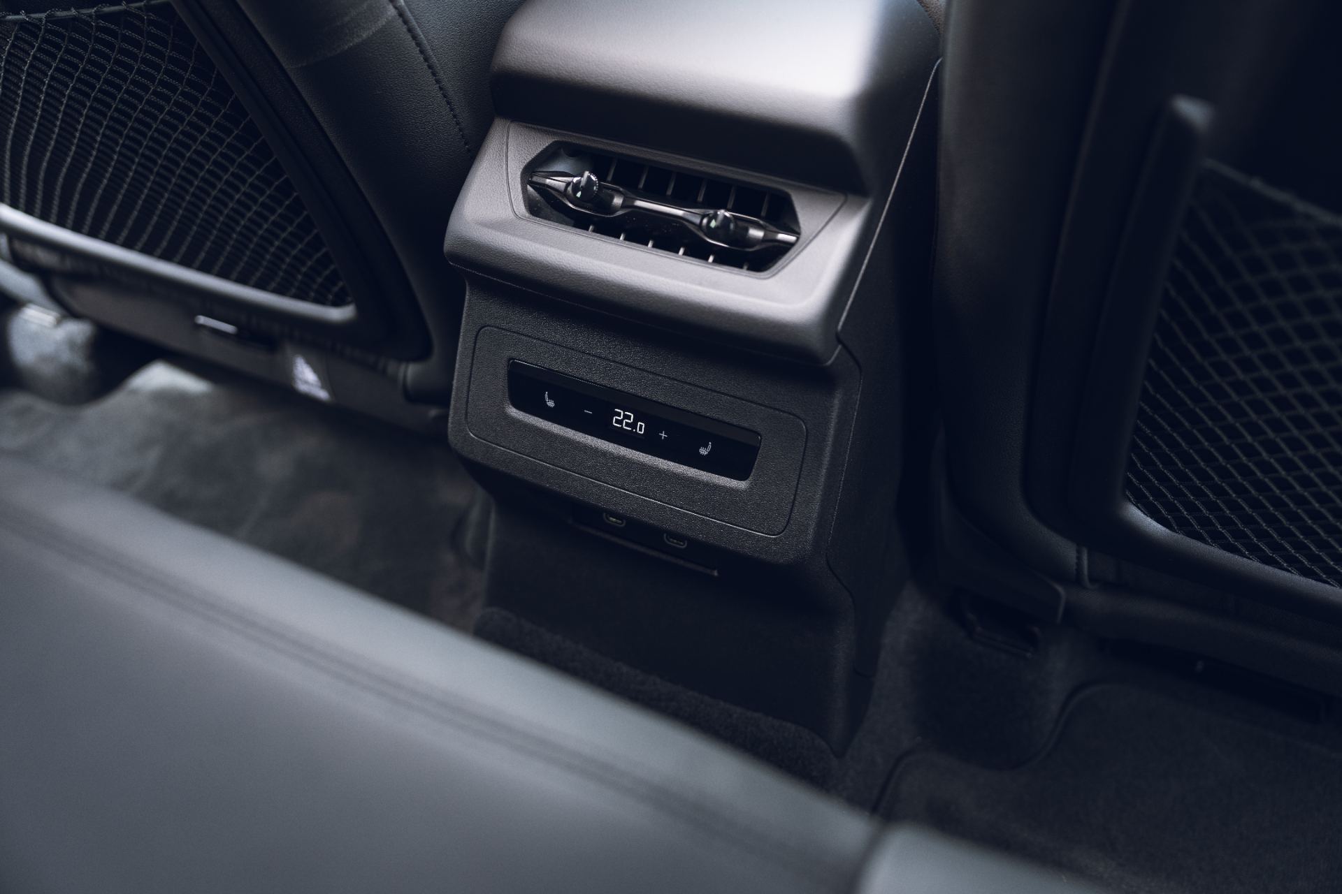 2026 audi sq6 e tron interior rear climate vents