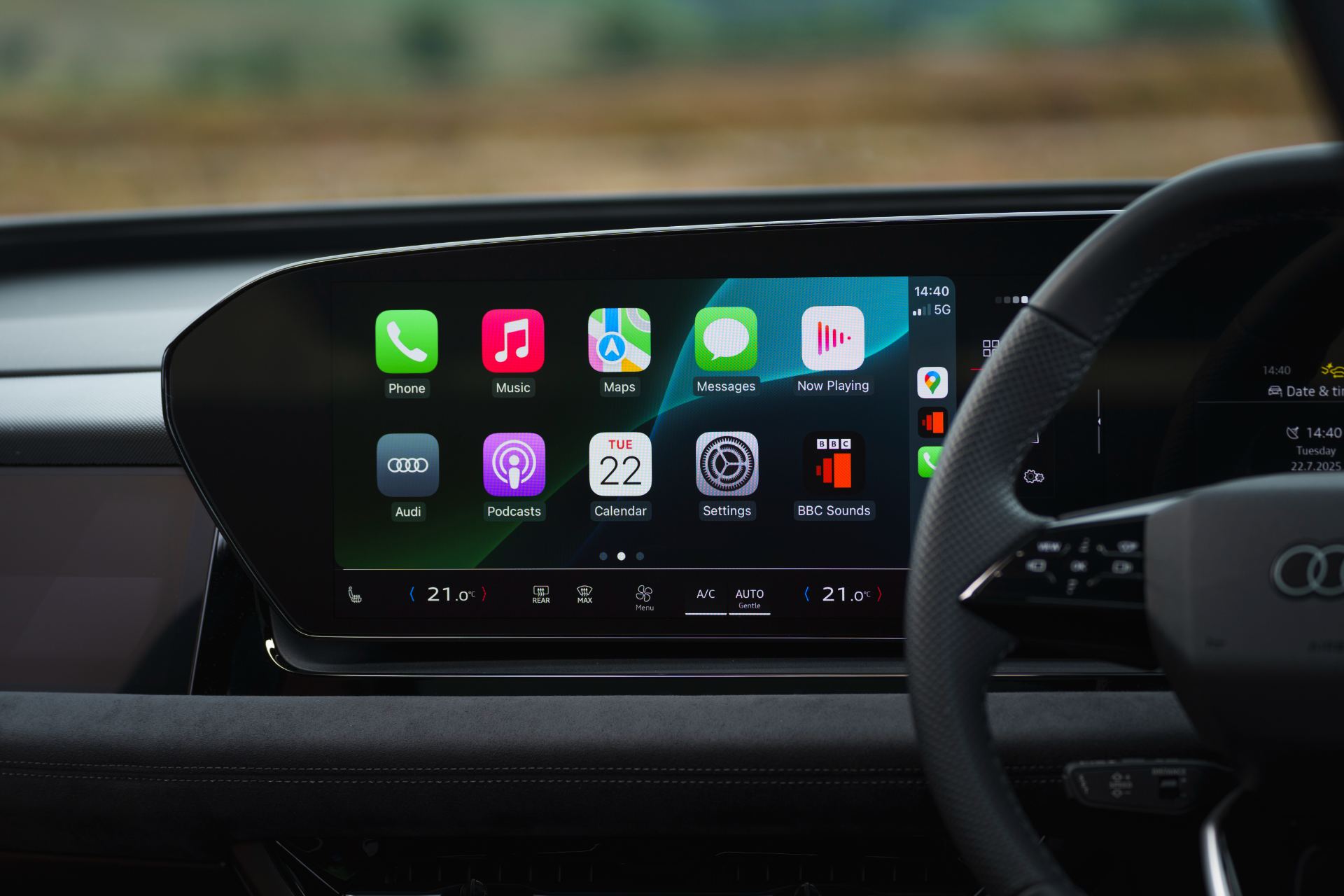 2026 audi sq6 sportback e tron interior apple carplay