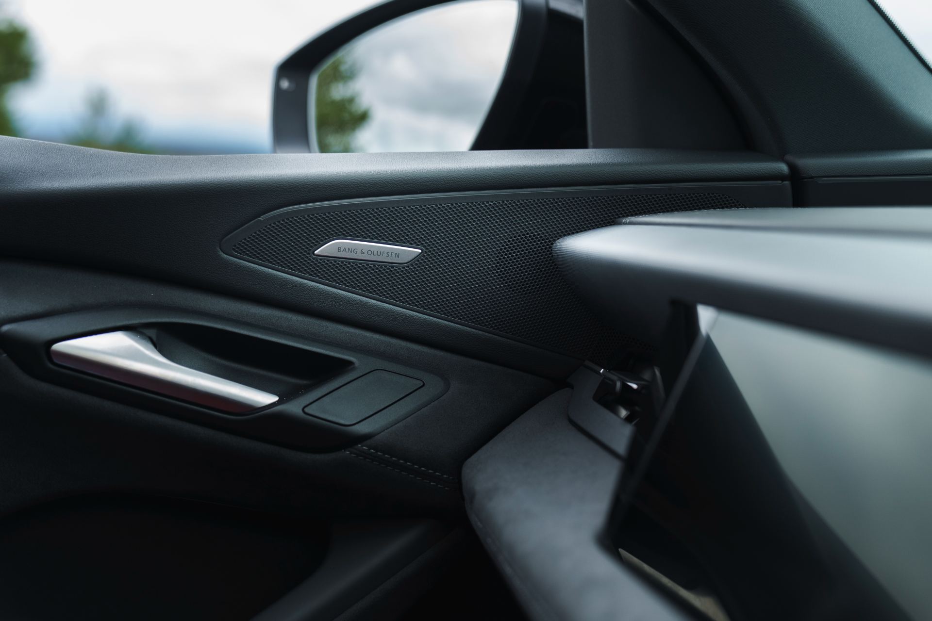 2026 audi sq6 sportback e tron interior bang olufsen speaker
