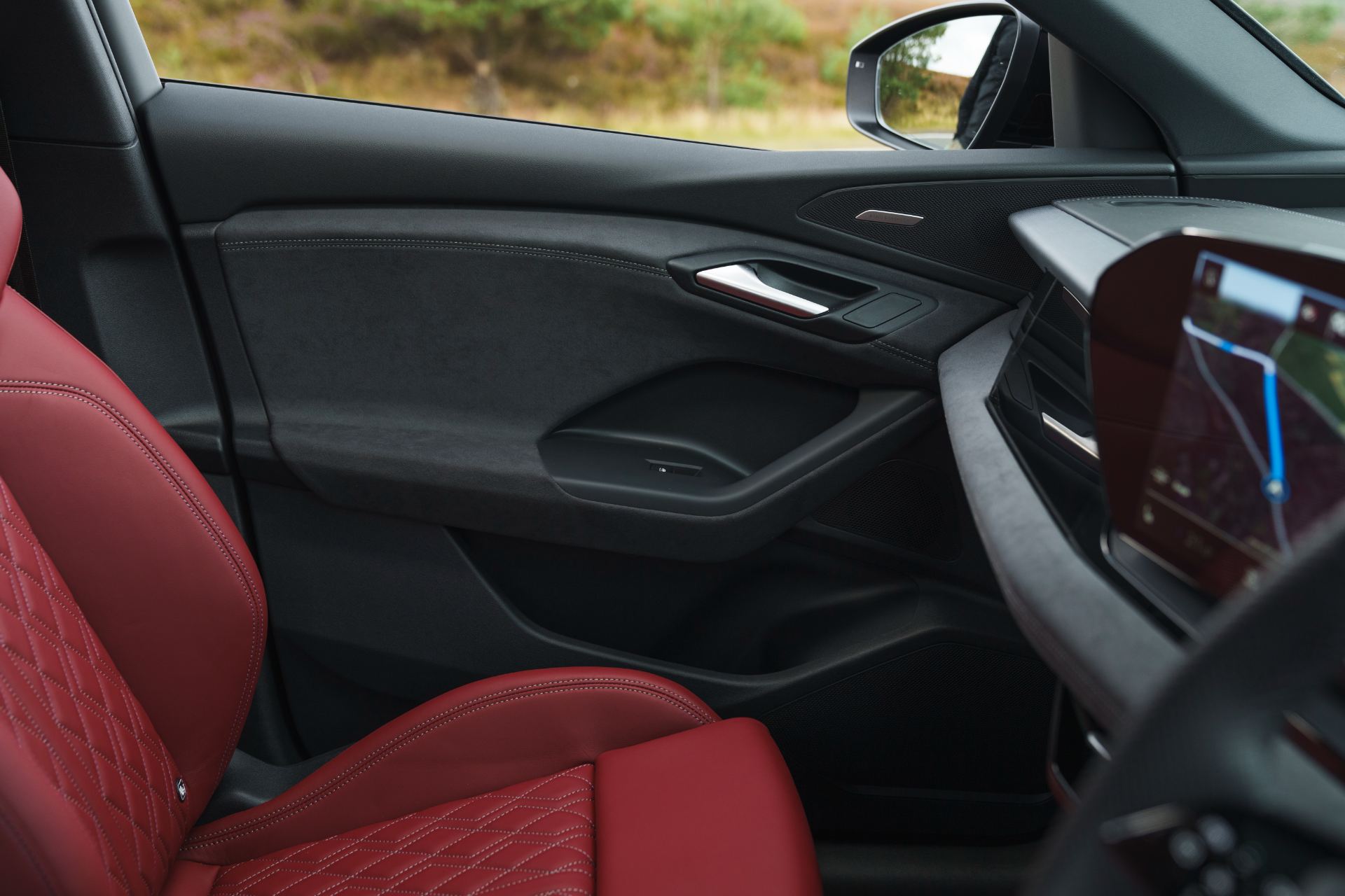 2026 audi sq6 sportback e tron interior door panel