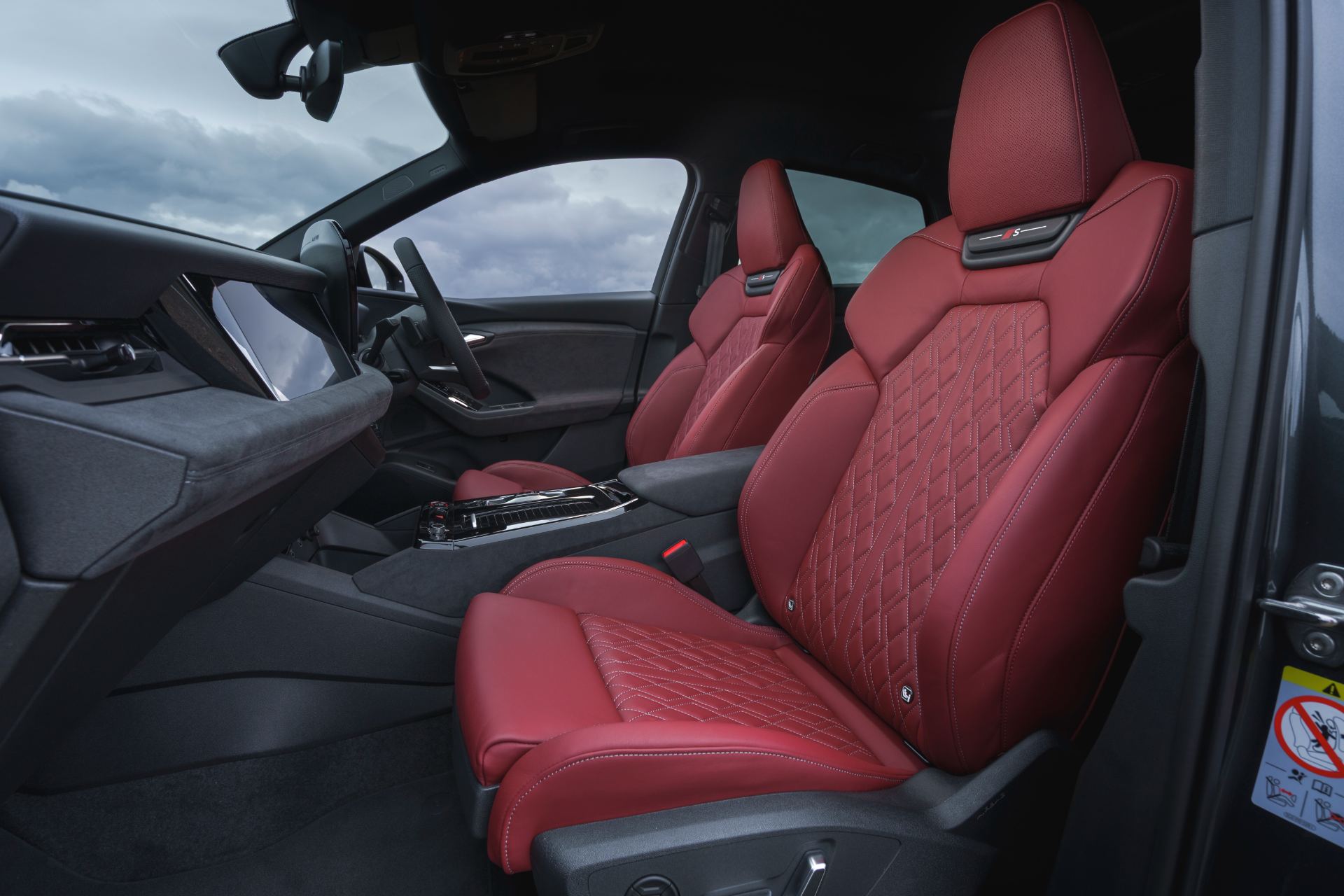 2026 audi sq6 sportback e tron interior front seats red leather