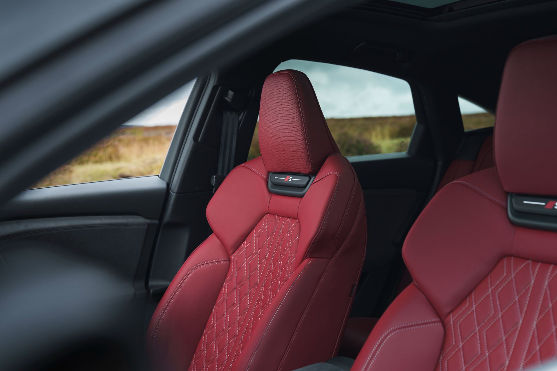2026 audi sq6 sportback e tron interior sport seats red leather