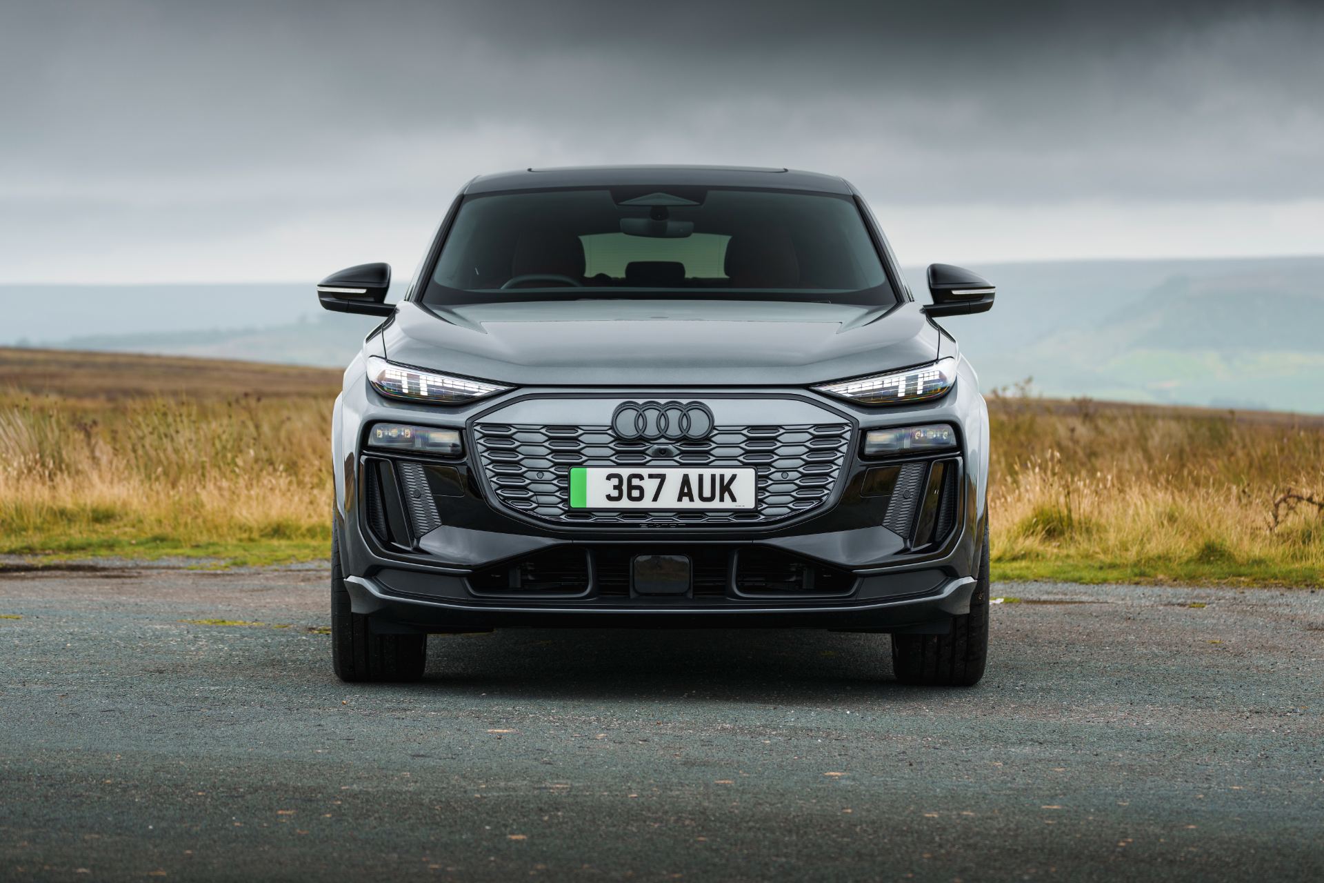 2026 audi sq6 sportback e tron front grey