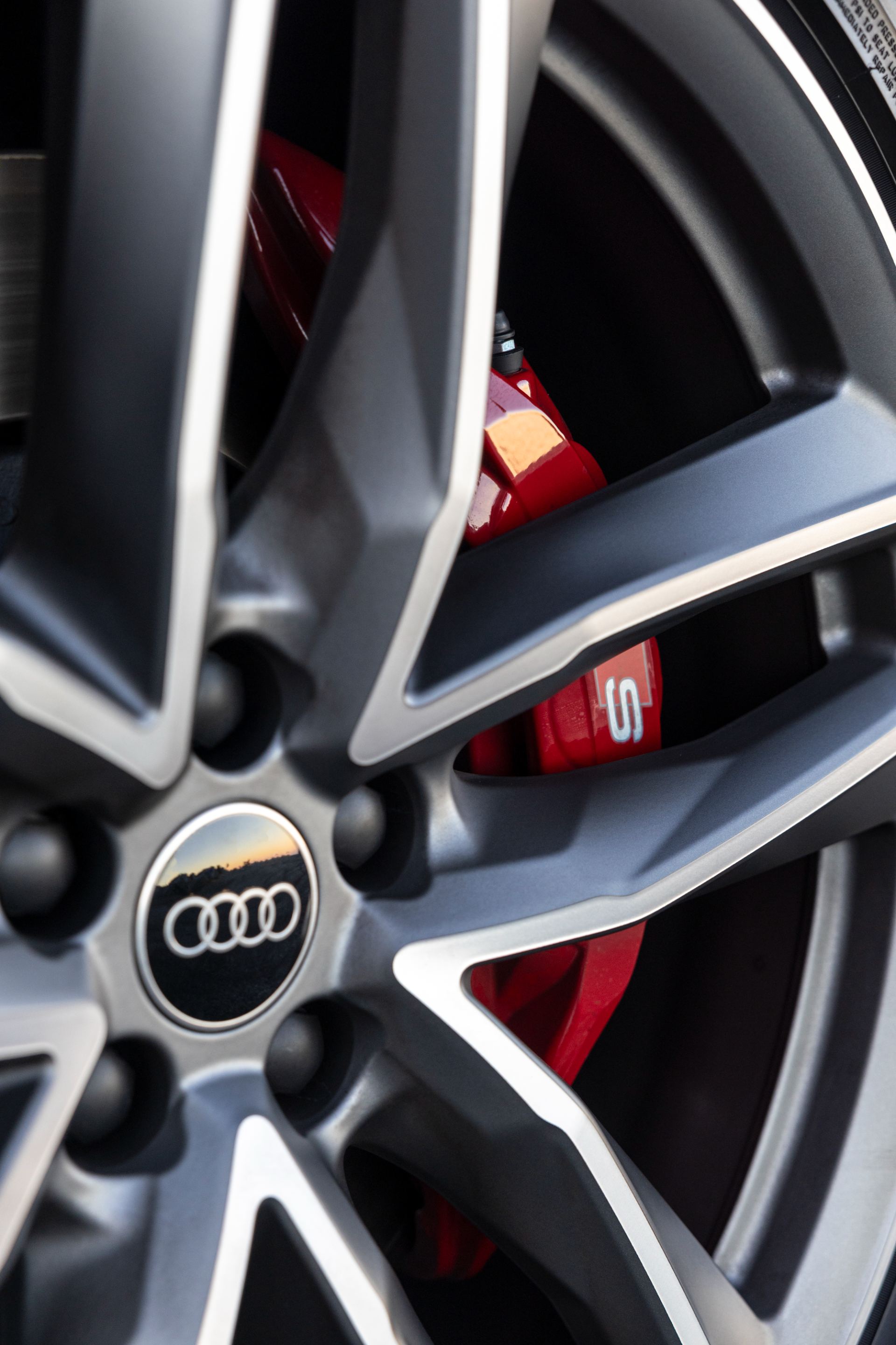 audi sq7 wheel red brake caliper portrait