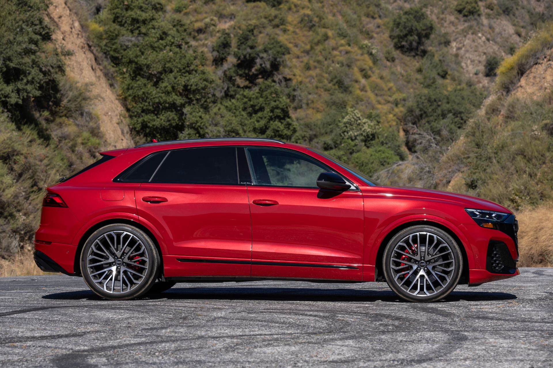 audi sq8 side profile canyon red