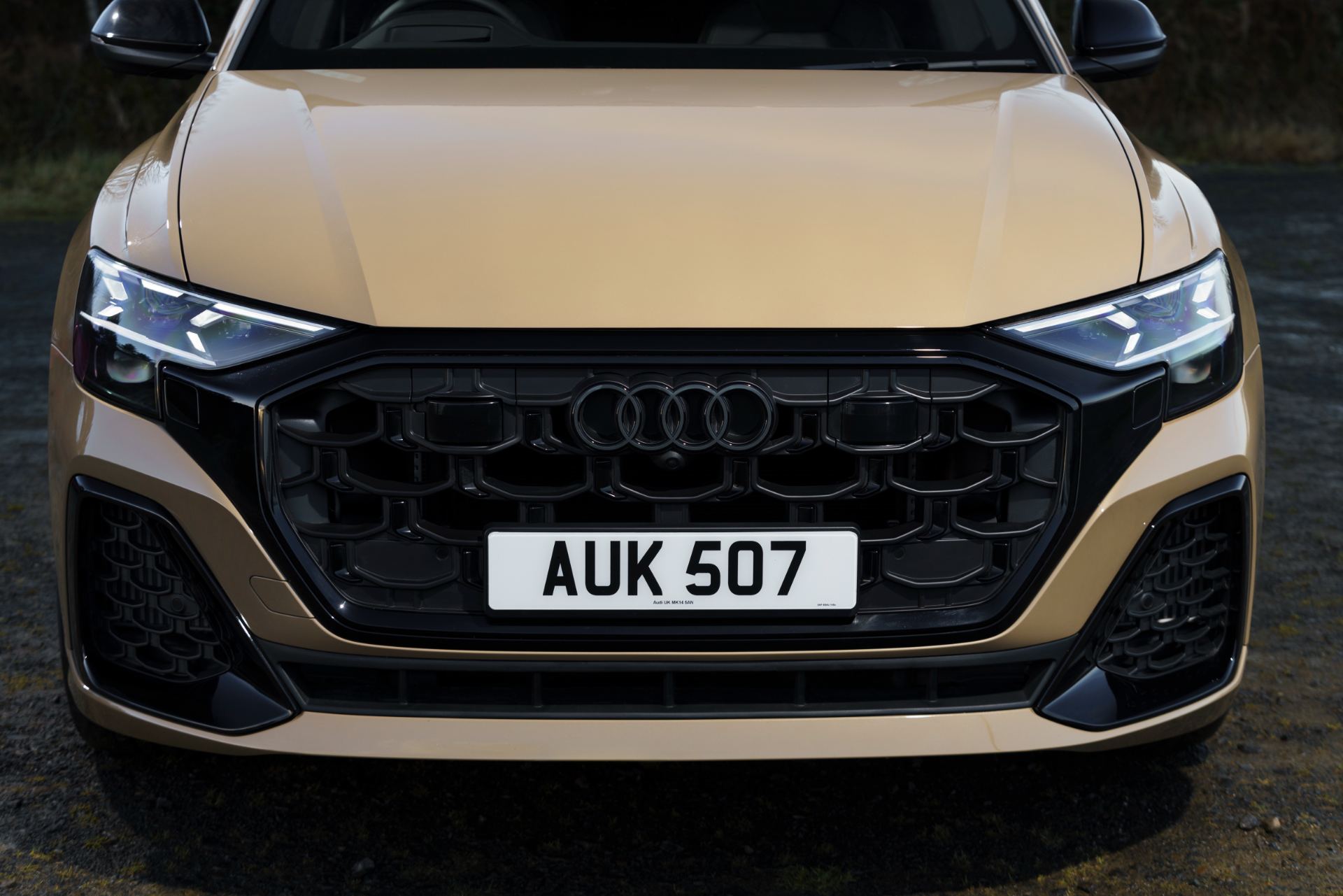 2026 audi sq8 front grille beige