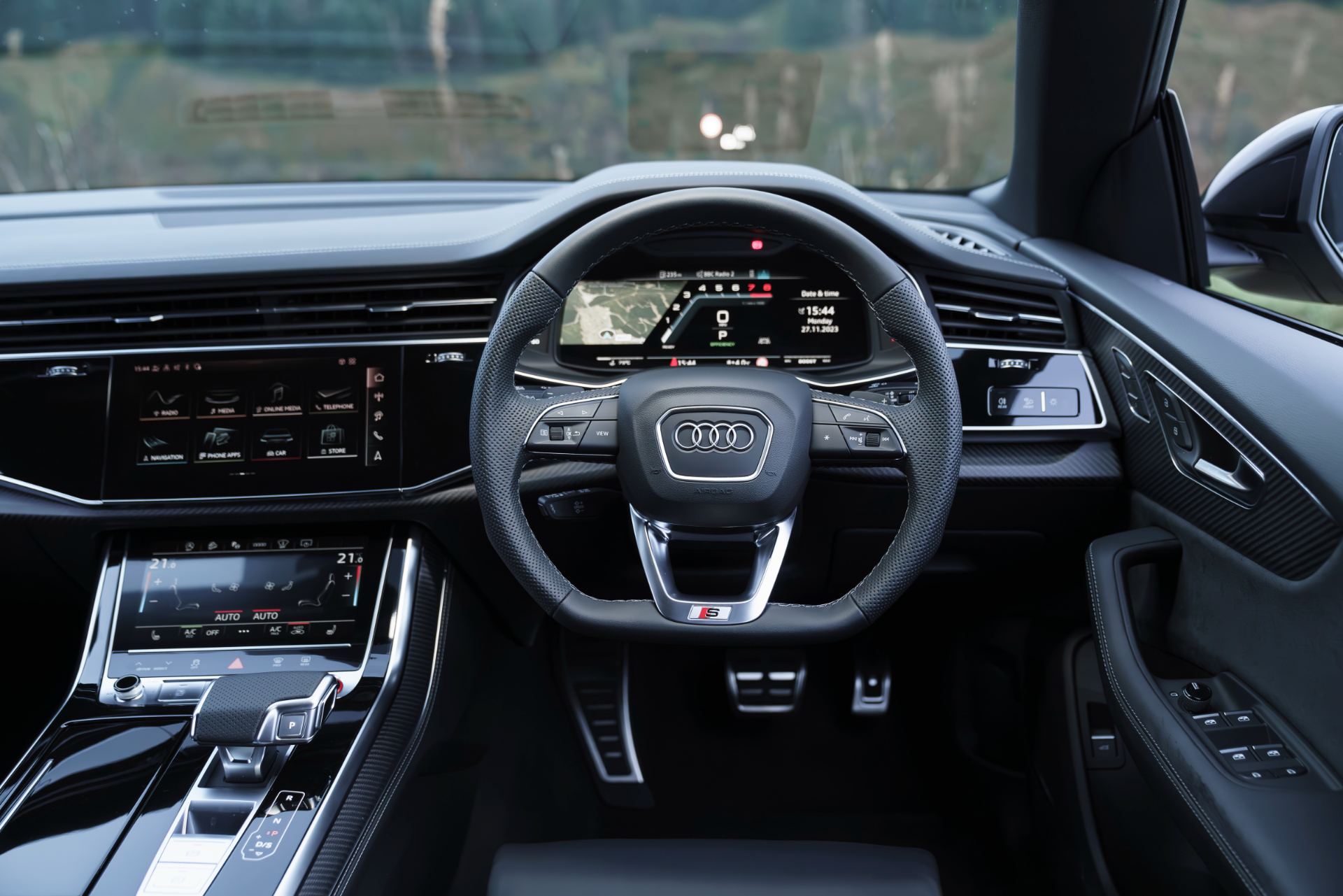 2026 audi sq8 interior cockpit