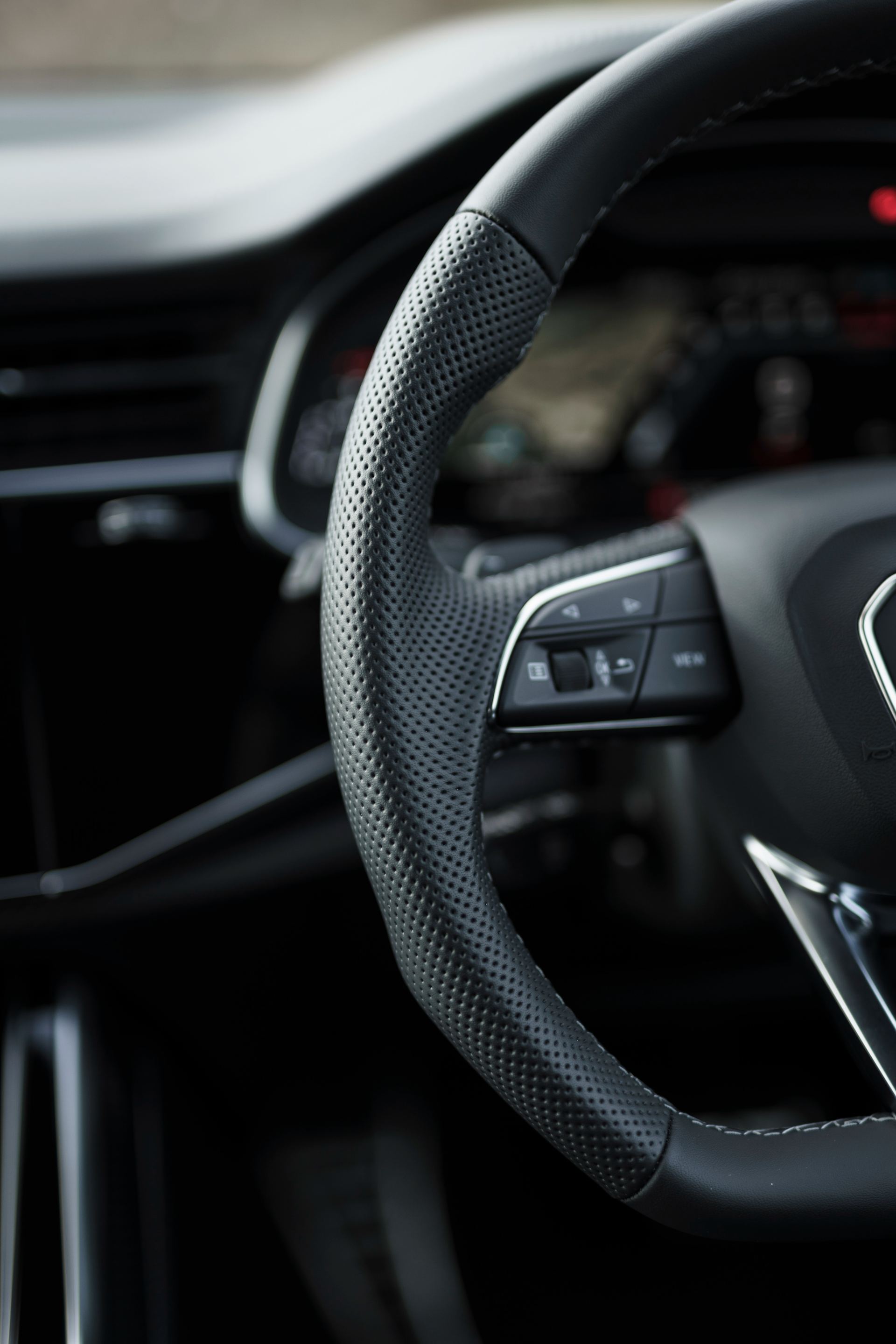 2026 audi sq8 interior steering wheel detail