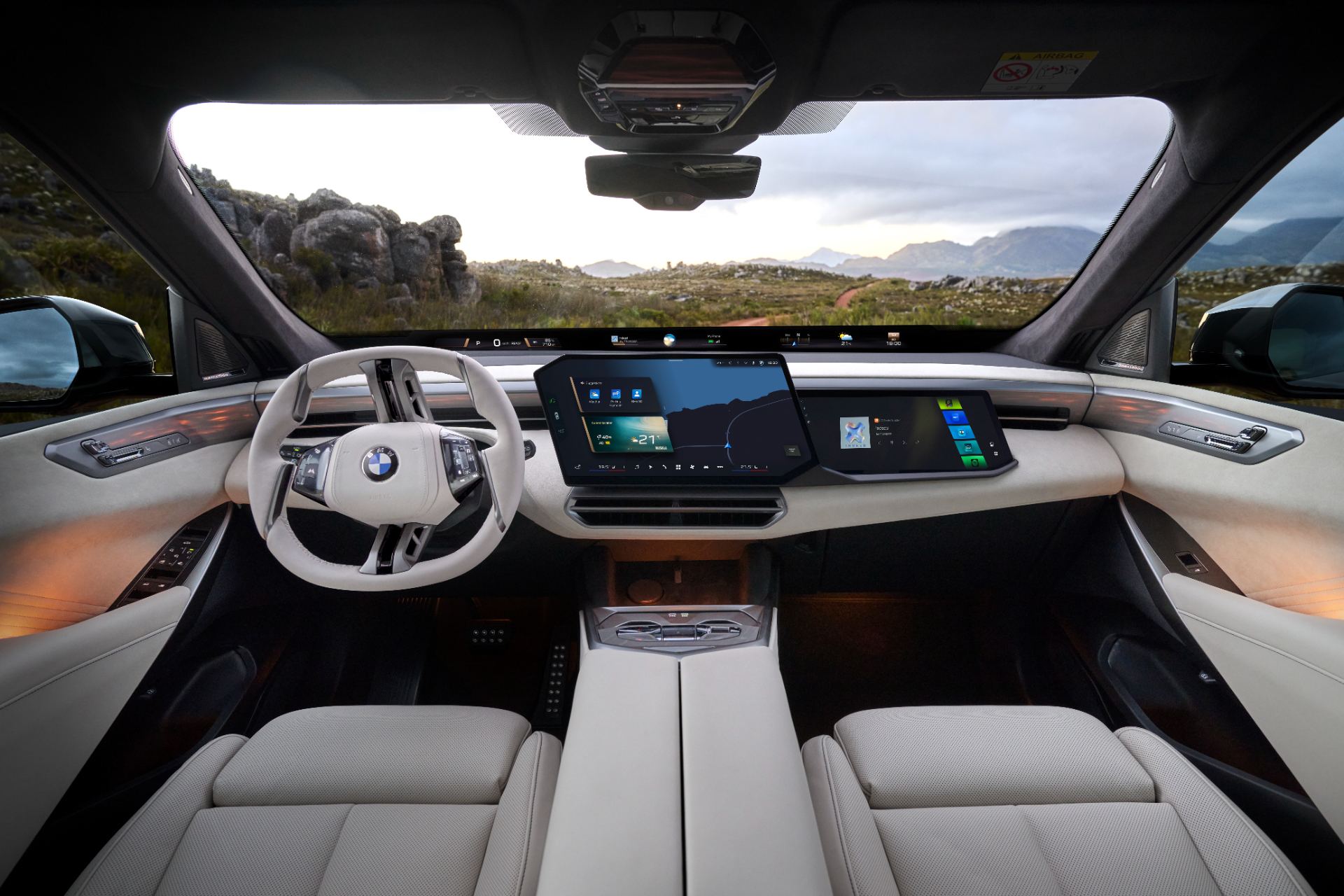 Interior dashboard with the 17.9-inch central touchscreen and Panoramic Vision projection across the windscreen base