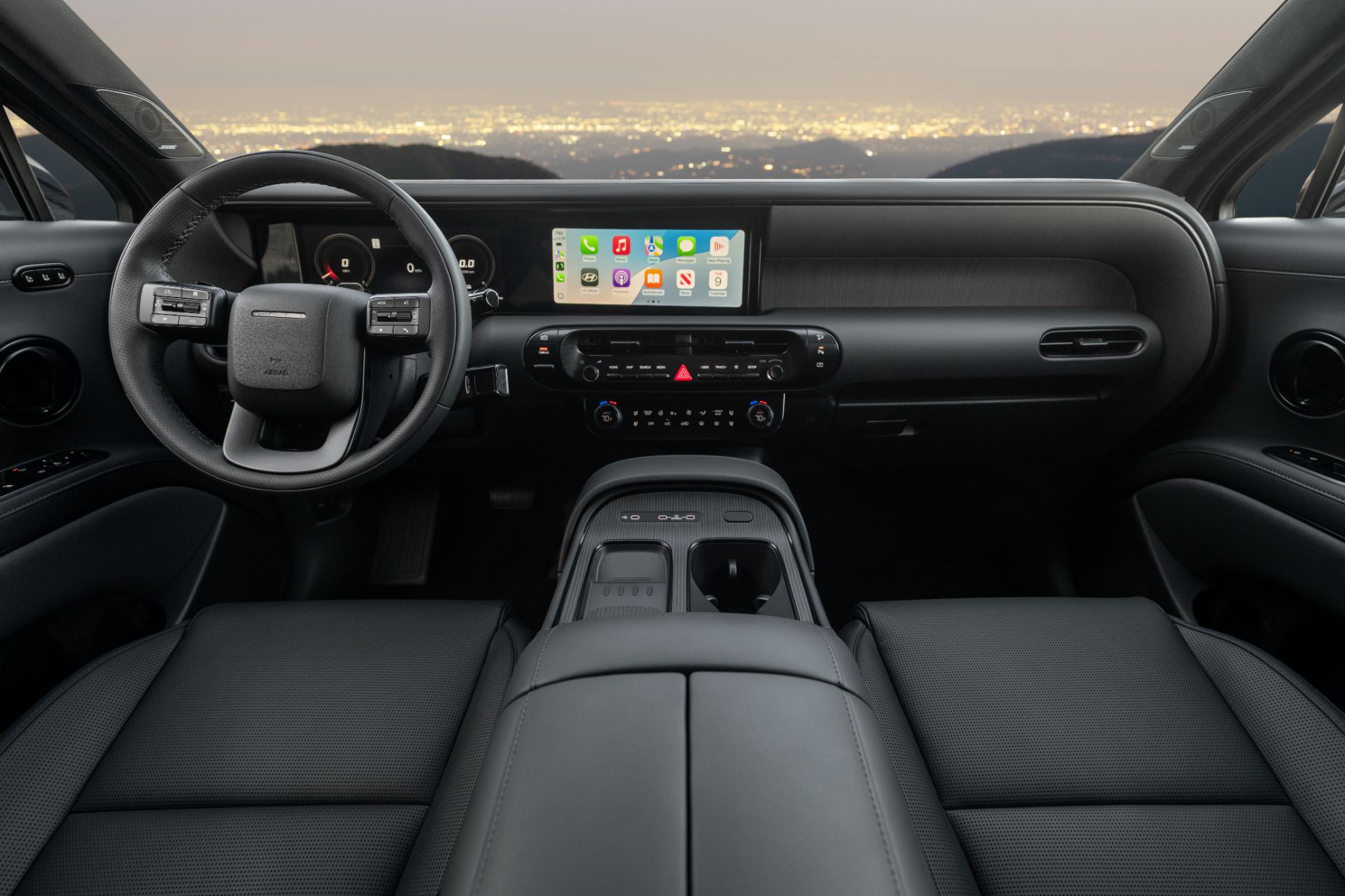 Interior dashboard with the new dual curved displays and rotary shifter, Calligraphy trim