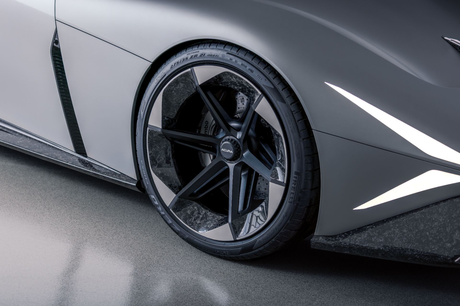 Detail of the 22-inch centre-lock wheel and carbon-ceramic Brembo brake